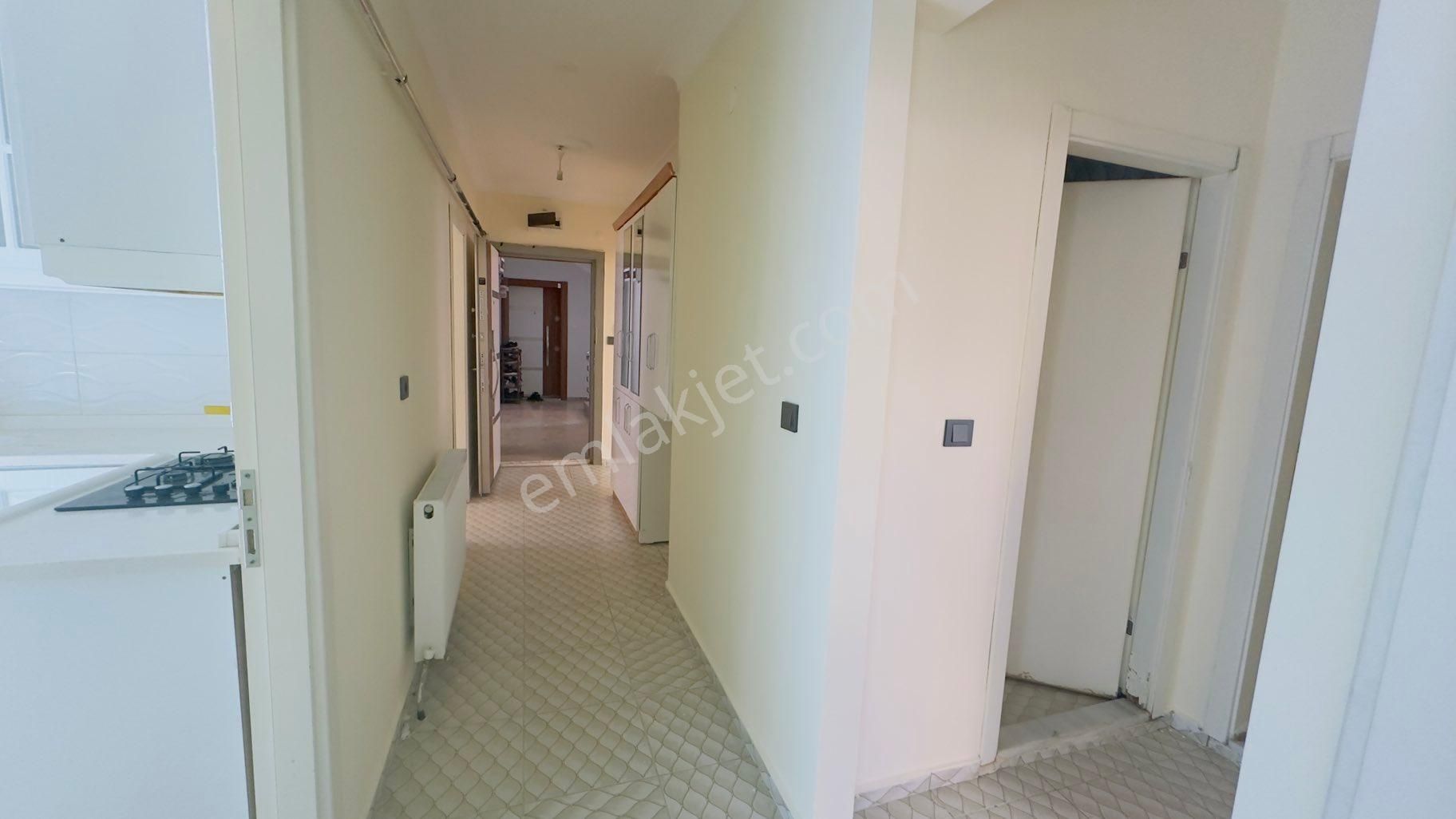 Kc Emlaktan Mükemmel Lokasyonda Kat Konumunda 3+1 120m2 Daire - Görsel 18