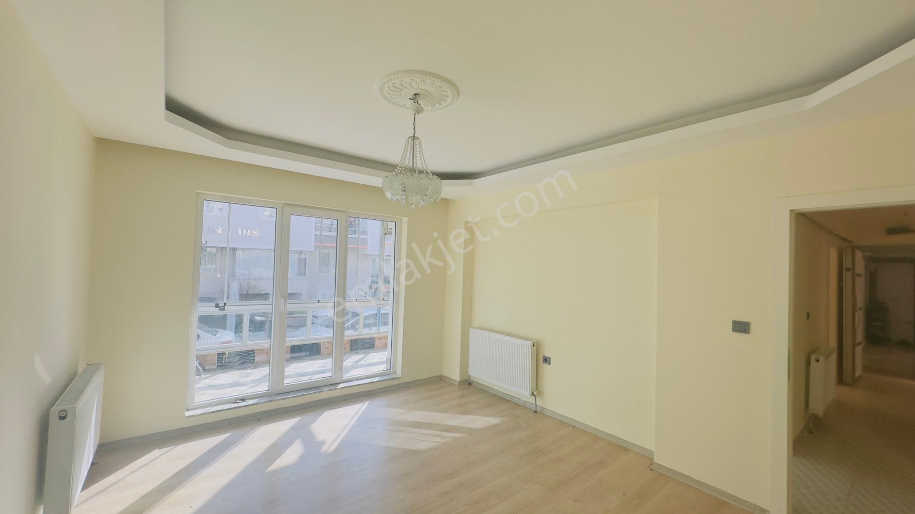 Kc Emlaktan Mükemmel Lokasyonda Kat Konumunda 3+1 120m2 Daire - Görsel 23