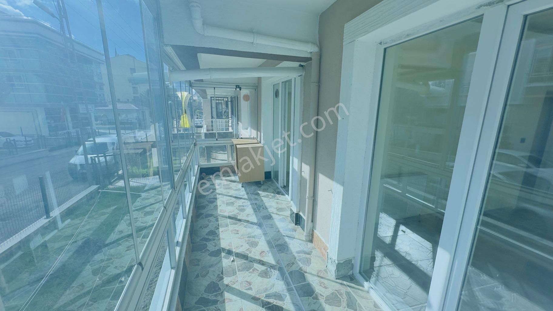 Kc Emlaktan Mükemmel Lokasyonda Kat Konumunda 3+1 120m2 Daire - Görsel 12