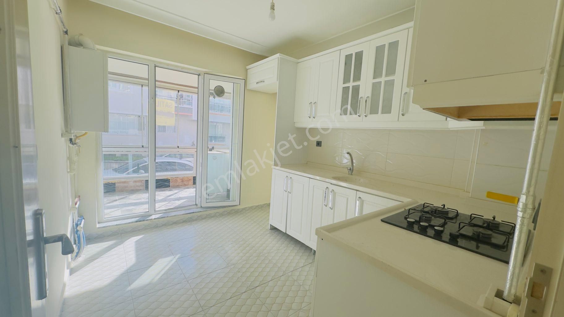 Kc Emlaktan Mükemmel Lokasyonda Kat Konumunda 3+1 120m2 Daire - Görsel 9