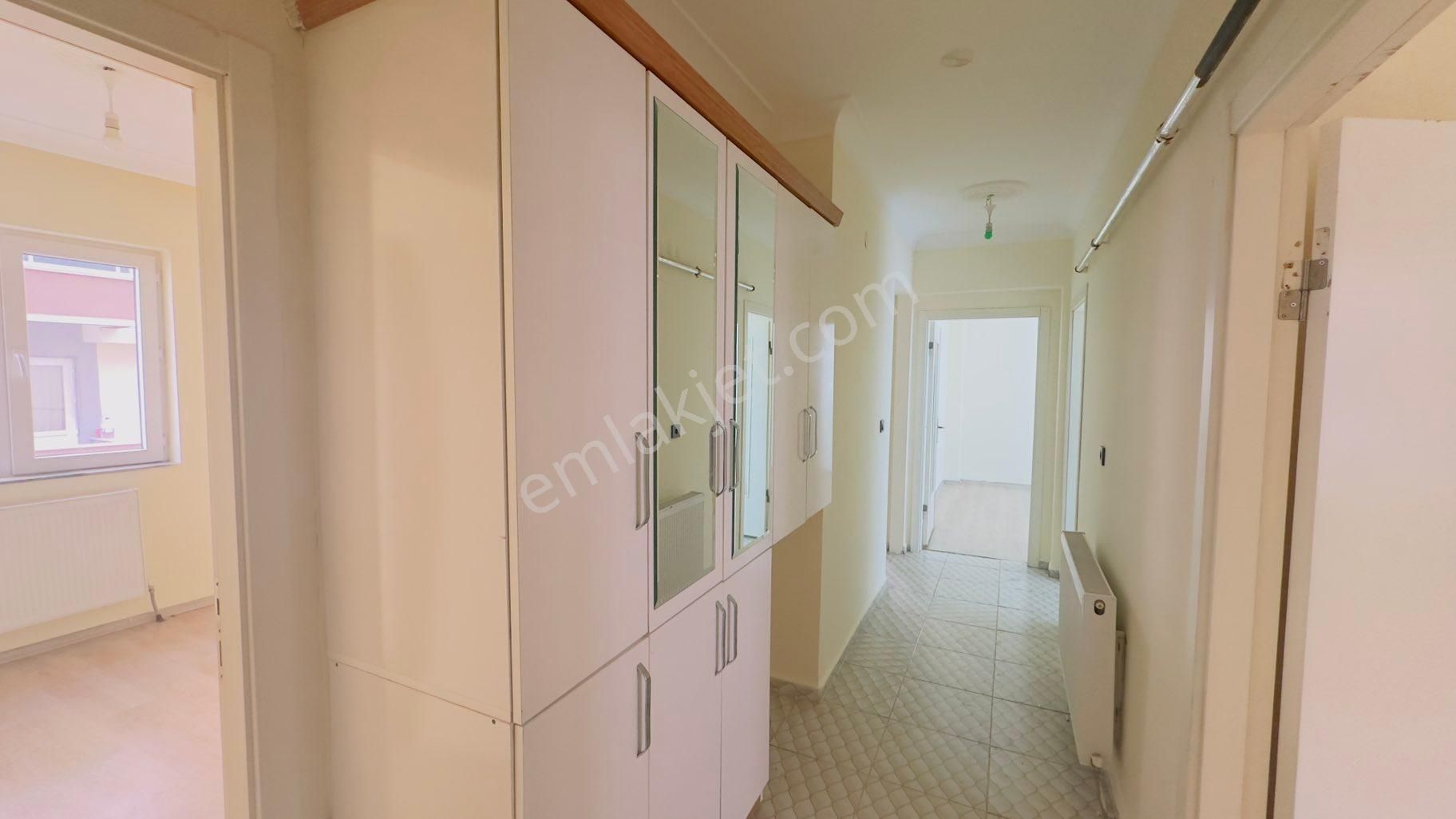 Kc Emlaktan Mükemmel Lokasyonda Kat Konumunda 3+1 120m2 Daire - Görsel 15