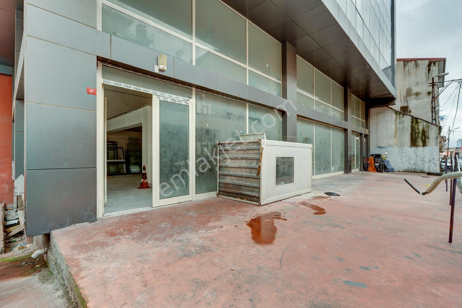 Ataşehir 'de Palladium Avm Ye Komşu Kiralık Komple Plaza - Görsel 7