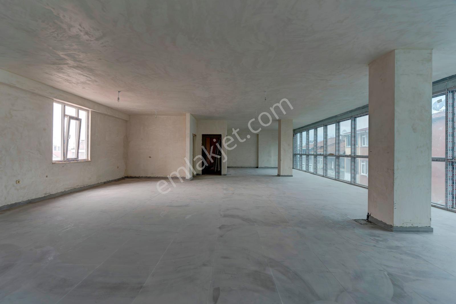 Ataşehir 'de Palladium Avm Ye Komşu Kiralık Komple Plaza - Görsel 27