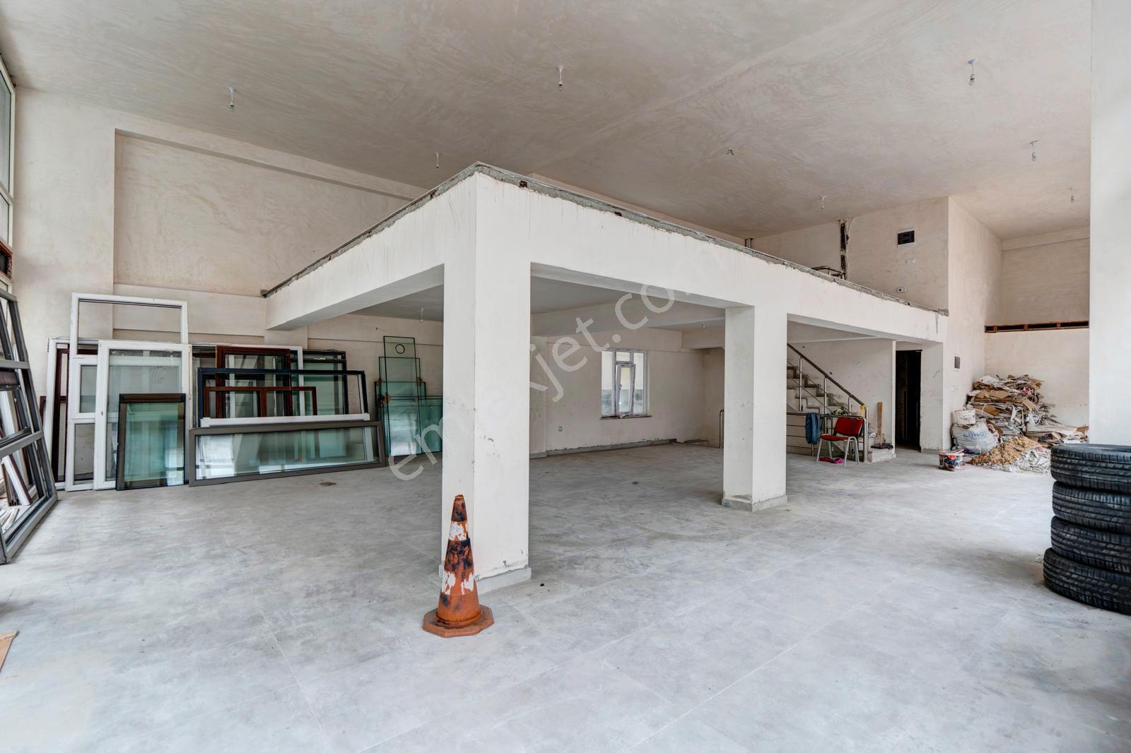 Ataşehir 'de Palladium Avm Ye Komşu Kiralık Komple Plaza - Görsel 15