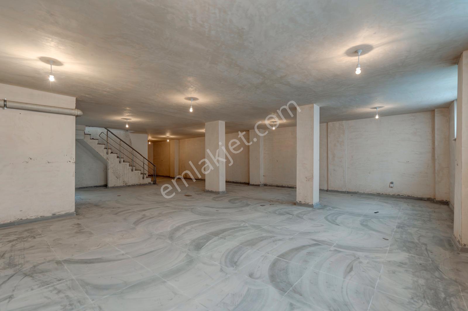 Ataşehir 'de Palladium Avm Ye Komşu Kiralık Komple Plaza - Görsel 29