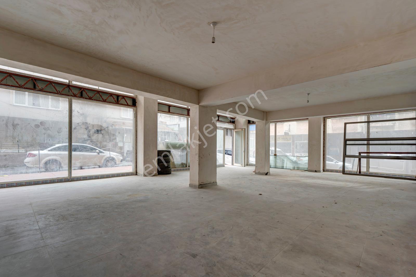Ataşehir 'de Palladium Avm Ye Komşu Kiralık Komple Plaza - Görsel 9