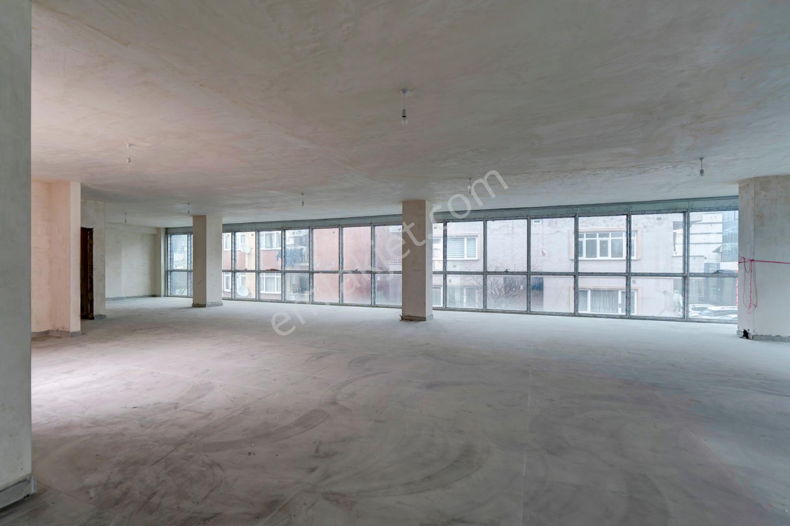 Ataşehir 'de Palladium Avm Ye Komşu Kiralık Komple Plaza - Görsel 20