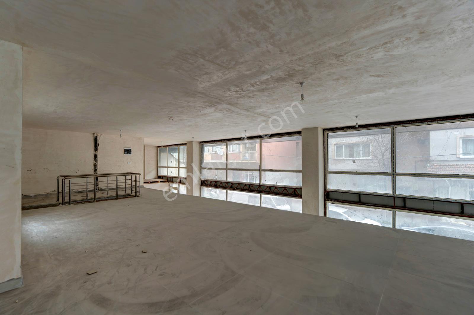 Ataşehir 'de Palladium Avm Ye Komşu Kiralık Komple Plaza - Görsel 32