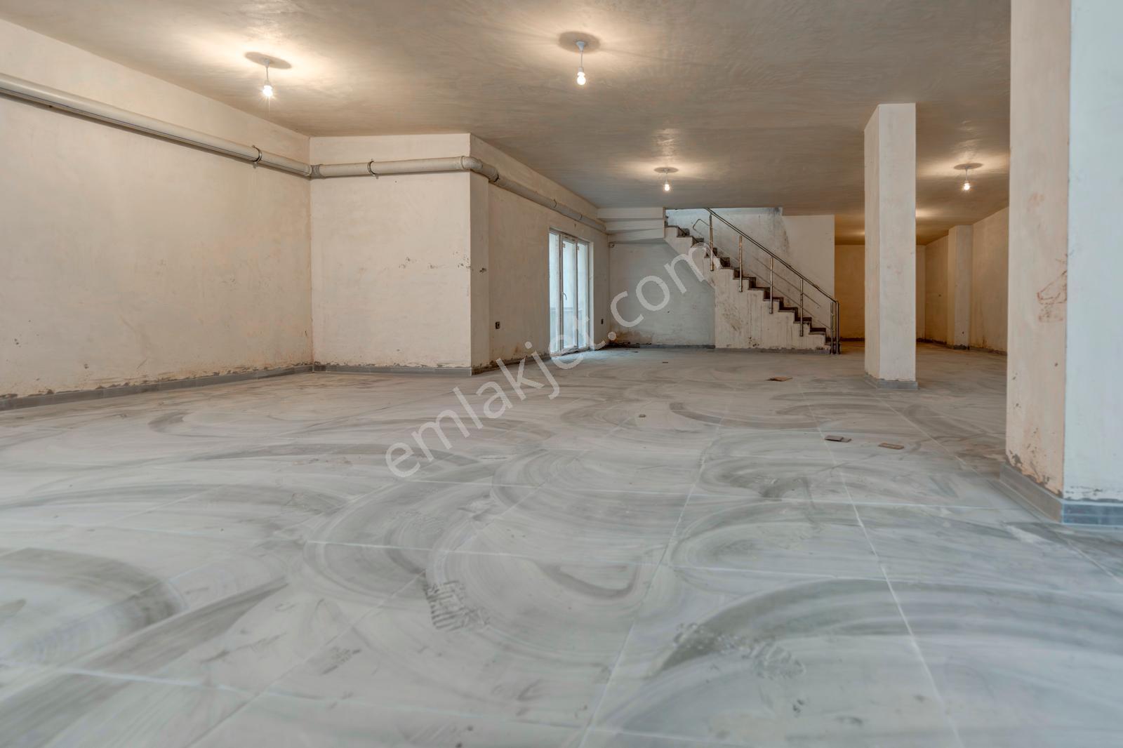 Ataşehir 'de Palladium Avm Ye Komşu Kiralık Komple Plaza - Görsel 28
