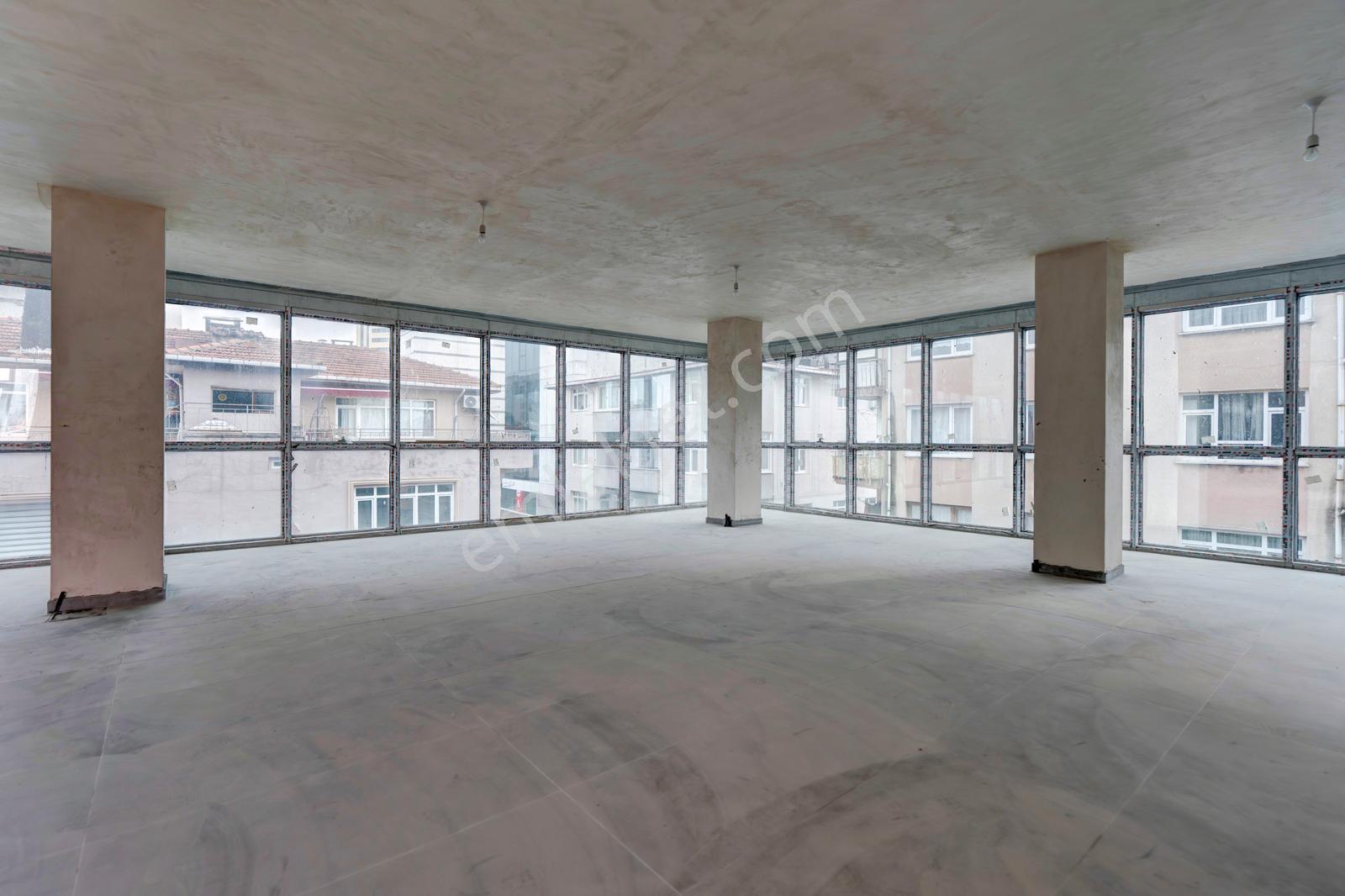 Ataşehir 'de Palladium Avm Ye Komşu Kiralık Komple Plaza - Görsel 26