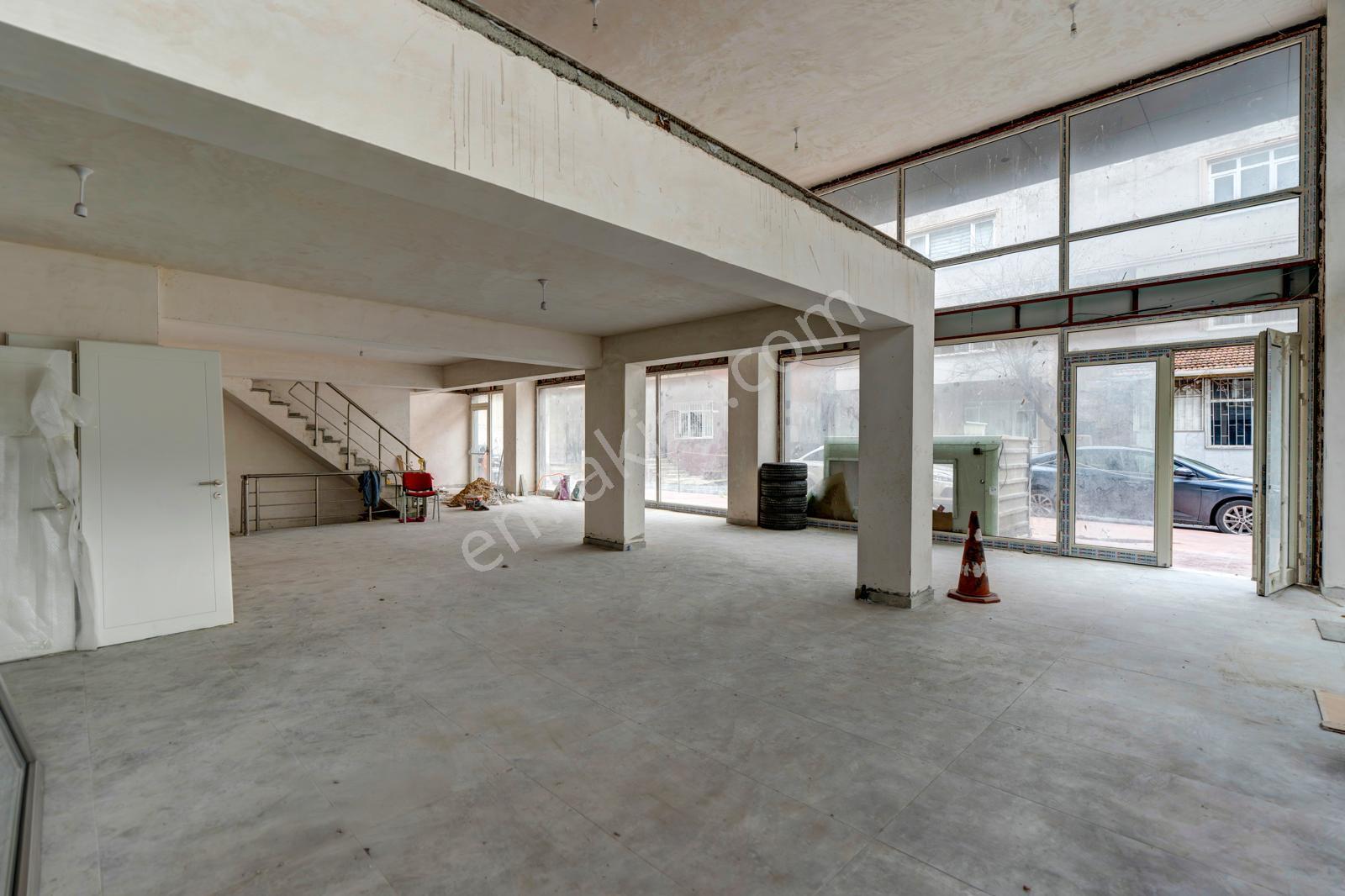 Ataşehir 'de Palladium Avm Ye Komşu Kiralık Komple Plaza - Görsel 8