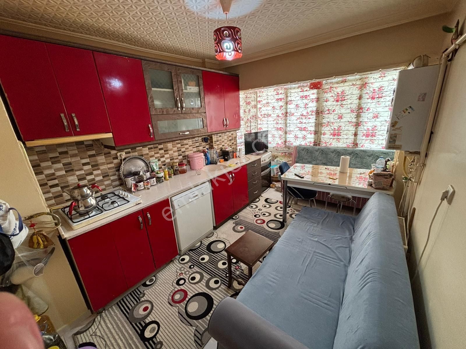 Akşemsettin Mah'de Salon Bağımsız Ön Cephe Satılık 2+1 Daire