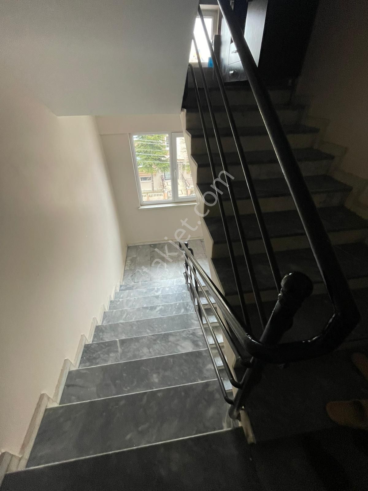 Afyon Üçok Emlaktan Mareşal F Çakmak Mah Satılık 3+1 Temiz Bakımlı Daire - Görsel 4