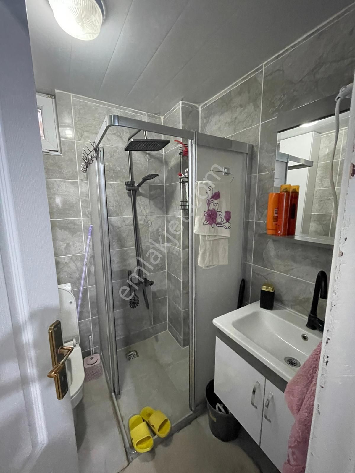 Afyon Üçok Emlaktan Mareşal F Çakmak Mah Satılık 3+1 Temiz Bakımlı Daire - Görsel 13