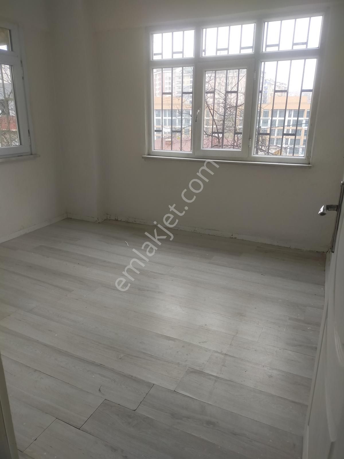 Rami Yenimahalle'de Bahçe Kullanımlı 2+1 Ferah - Görsel 6