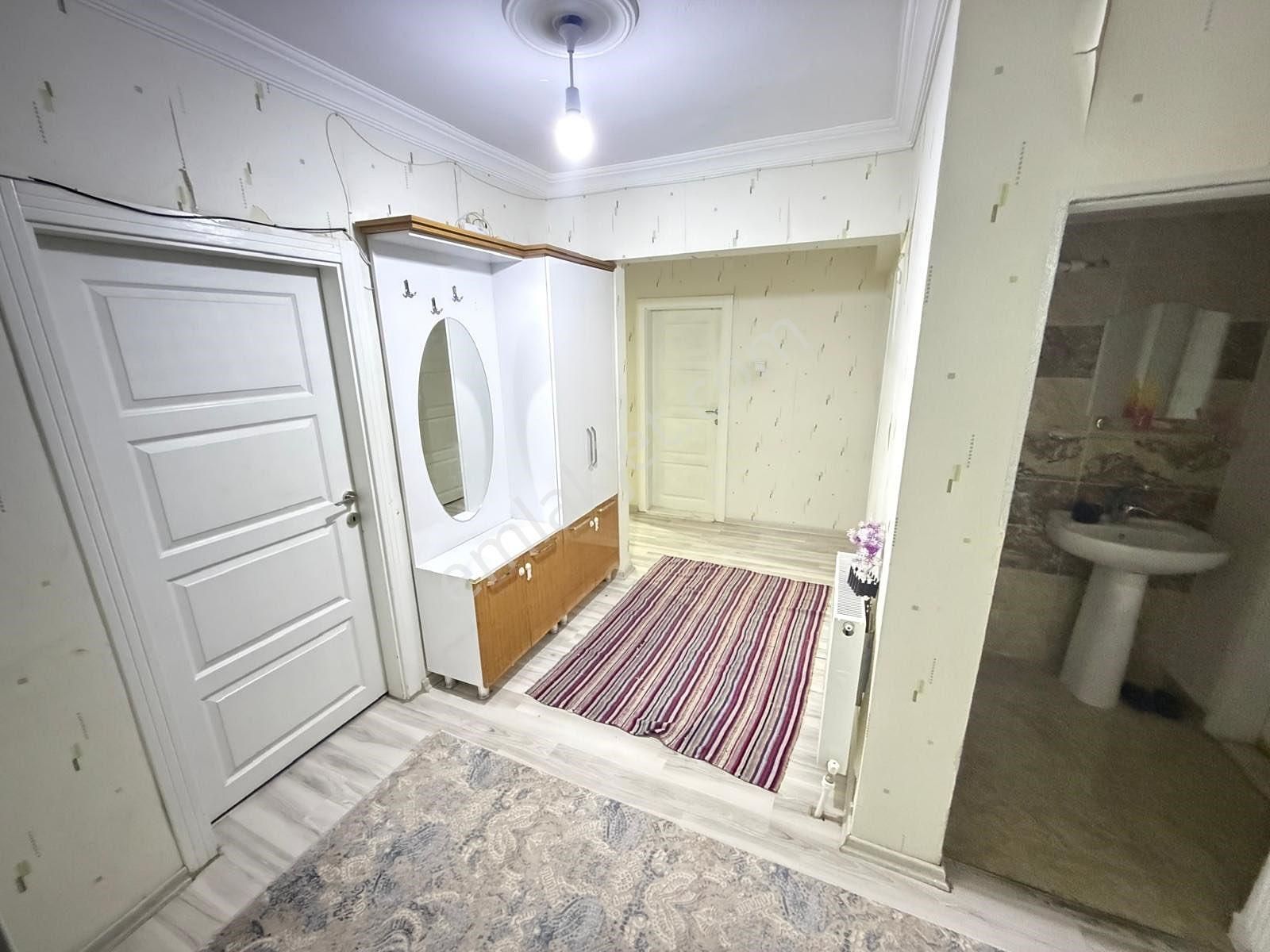 Mareşal Çakmak Mah'de Ara Katta Geniş M2 Bağımsız 3+1 Daire - Görsel 24