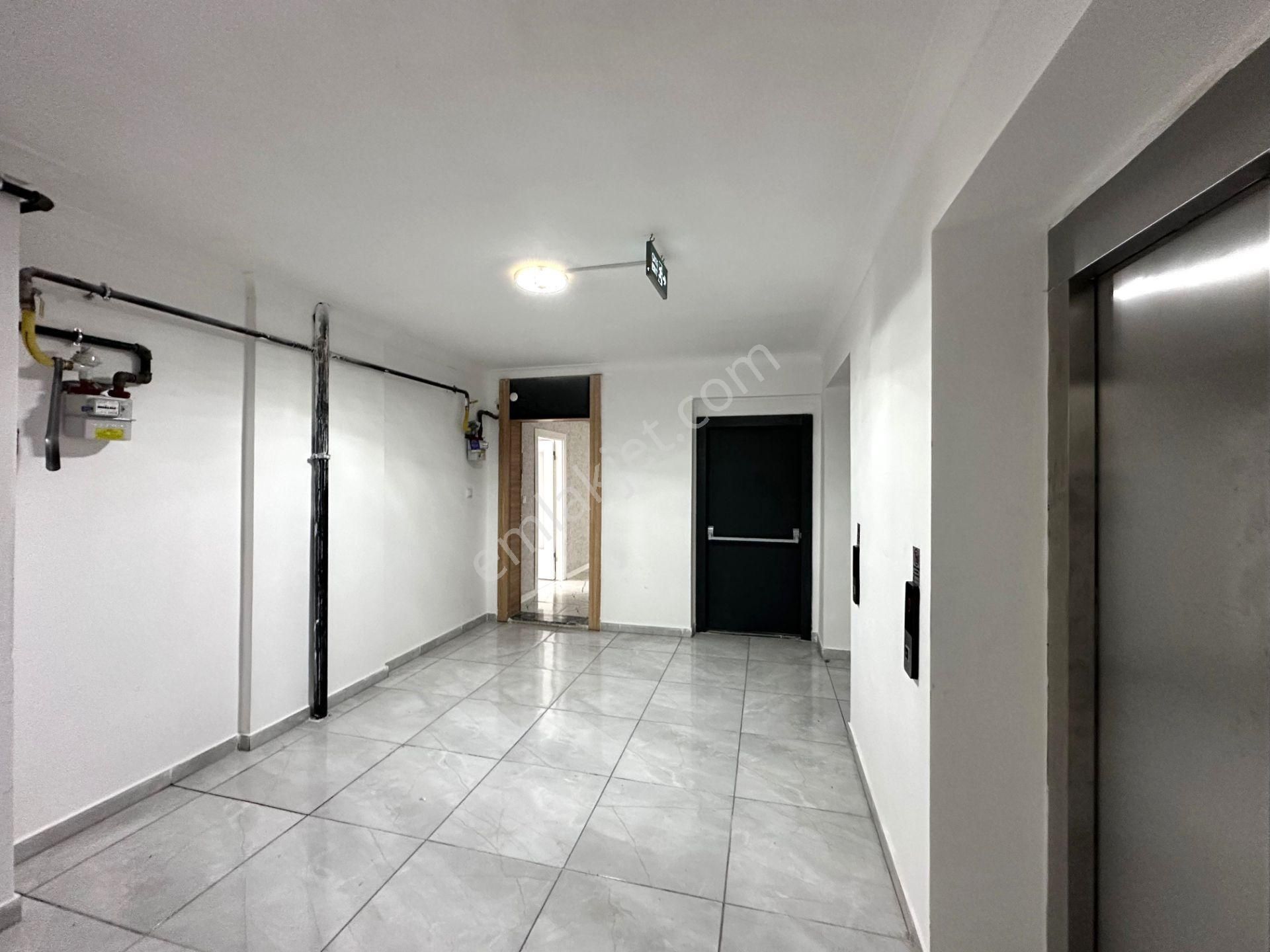 Uzman Emlak Ofisinden Kayalar Mh.de Site İçerisinde Full Yapılı Kapalı Teras Balkonlu 4+1 Daire - Görsel 32