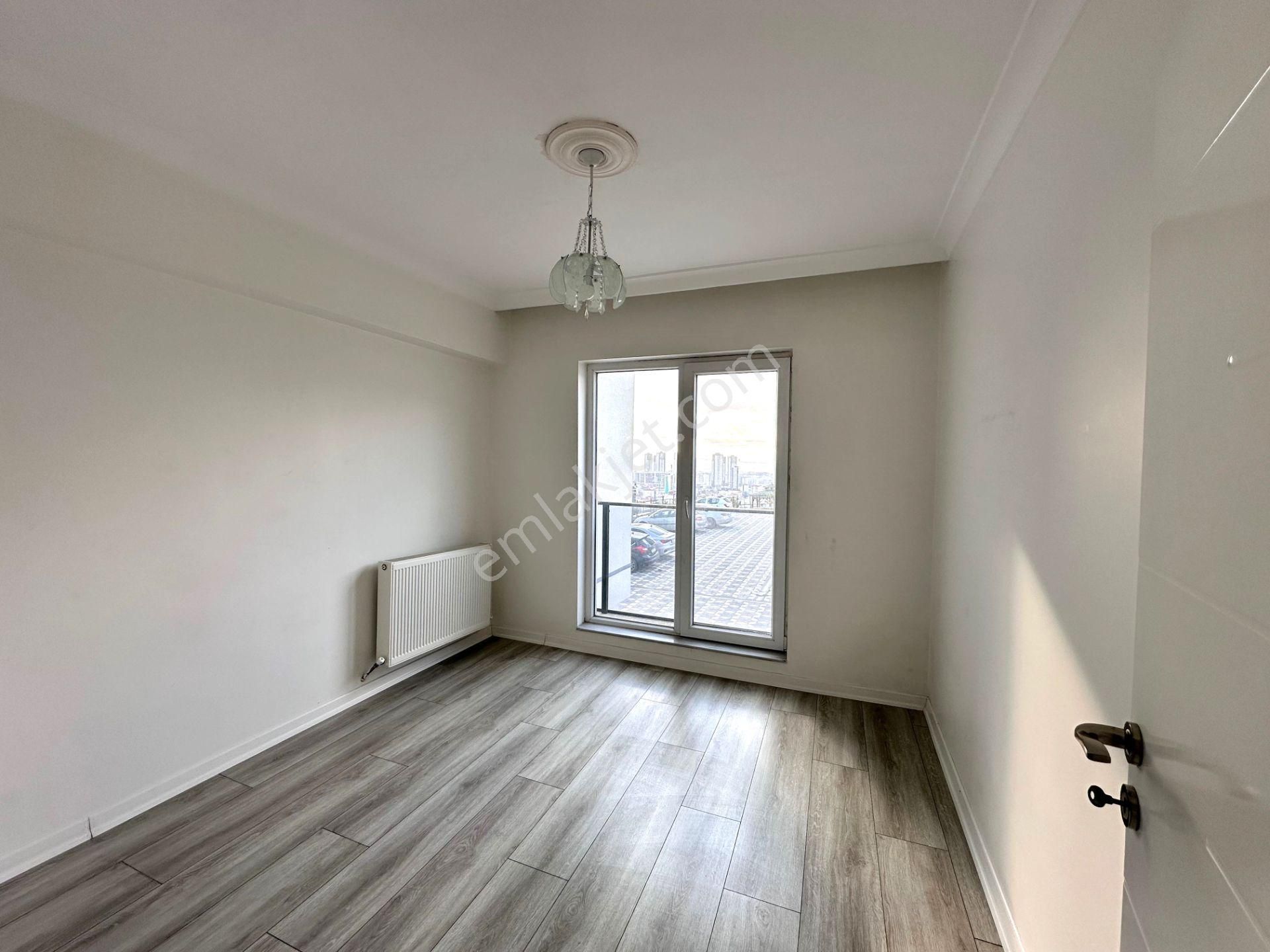 Uzman Emlak Ofisinden Kayalar Mh.de Site İçerisinde Full Yapılı Kapalı Teras Balkonlu 4+1 Daire - Görsel 8