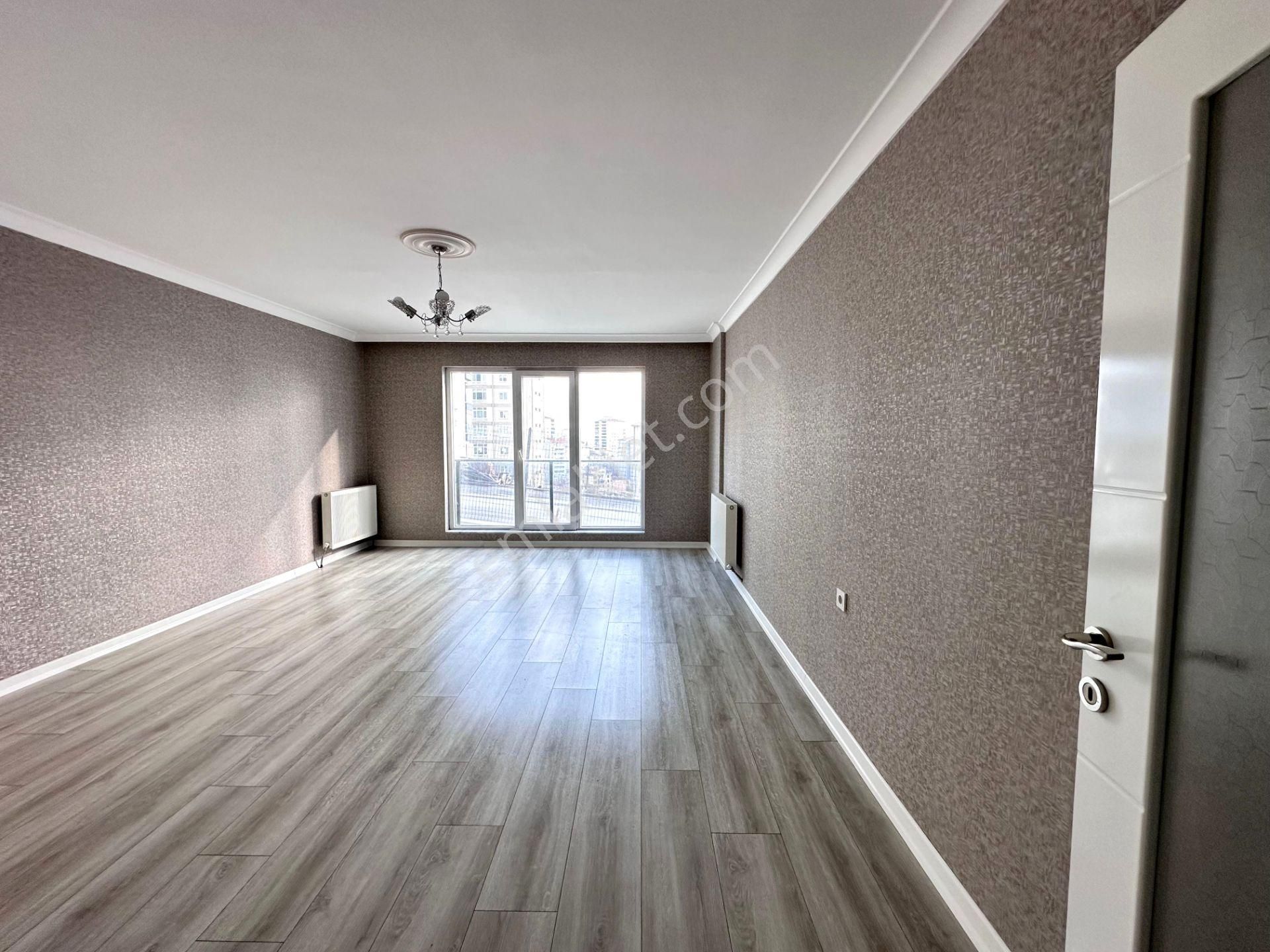 Uzman Emlak Ofisinden Kayalar Mh.de Site İçerisinde Full Yapılı Kapalı Teras Balkonlu 4+1 Daire - Görsel 2