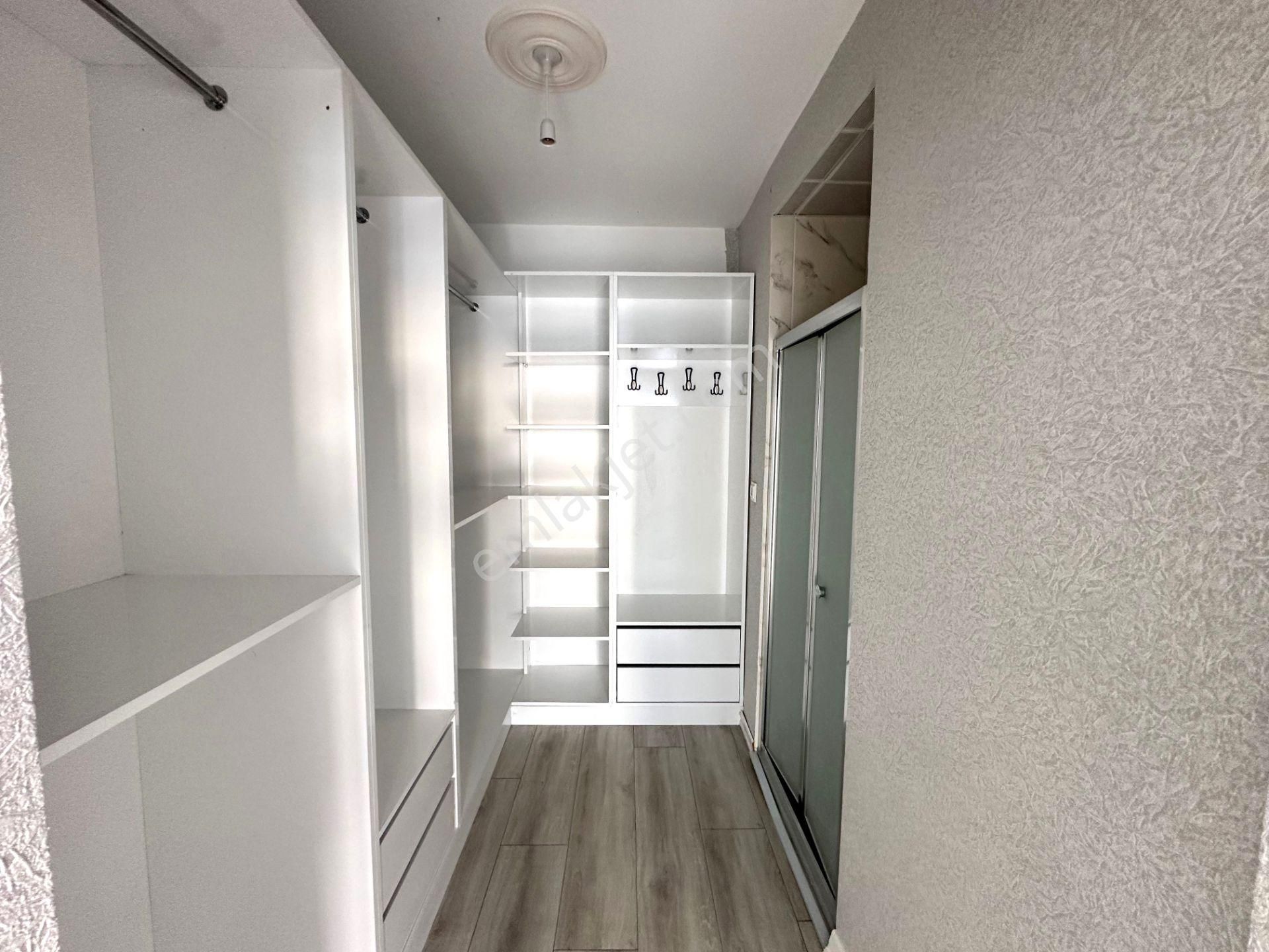 Uzman Emlak Ofisinden Kayalar Mh.de Site İçerisinde Full Yapılı Kapalı Teras Balkonlu 4+1 Daire - Görsel 13