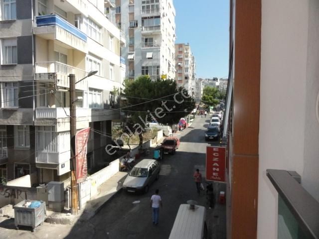 İzmirspormetro Hataypazaryeri Cadde Yanı Genc Bina