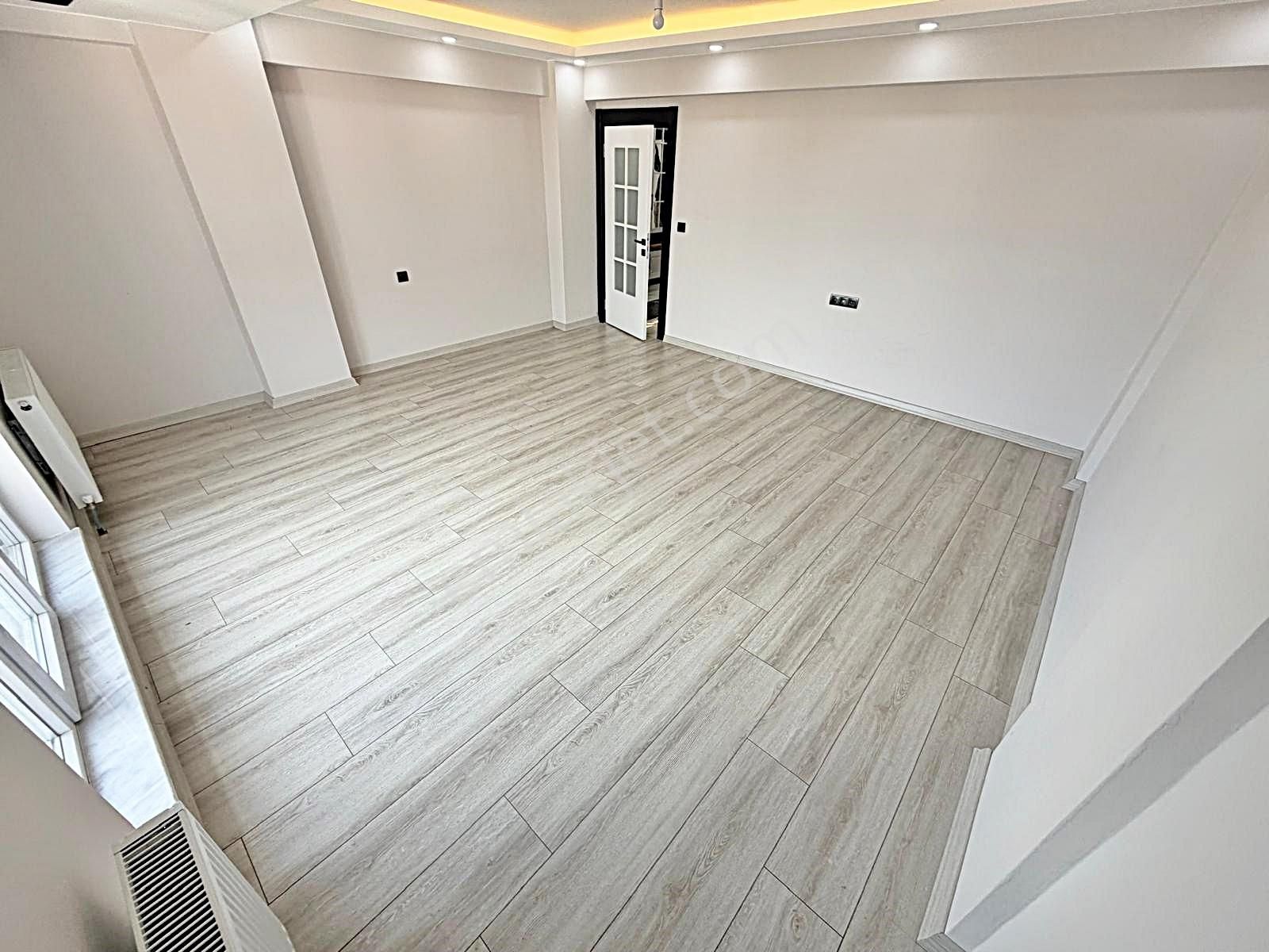 Yuvam'dan Merkezi Konumda Ultra Lüx Geniş Acil Satılık 4+1 - Görsel 4