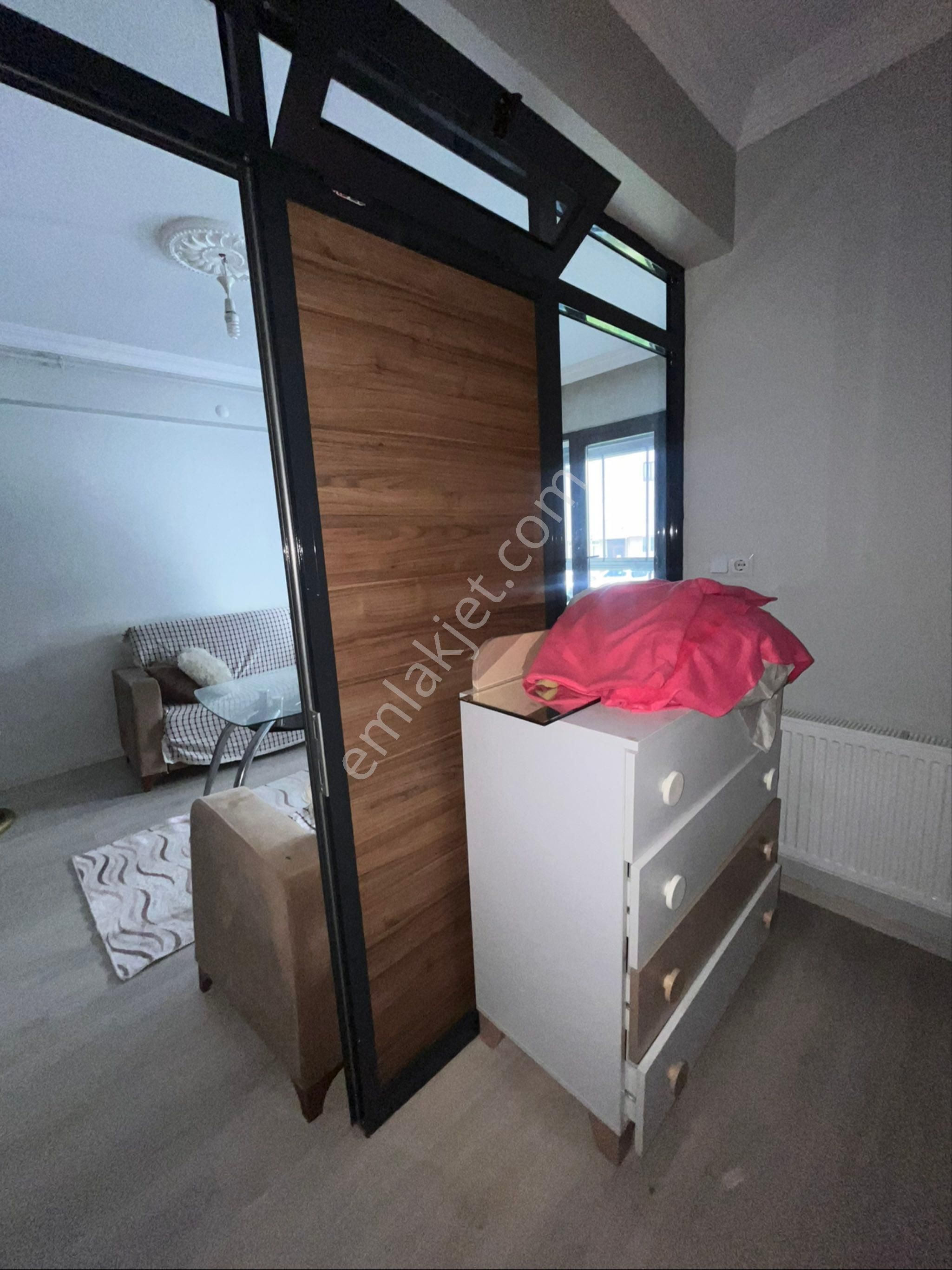 Biga Şevketbey Sokakta 1+1 2. Kat Eşyalı Daire - Görsel 9