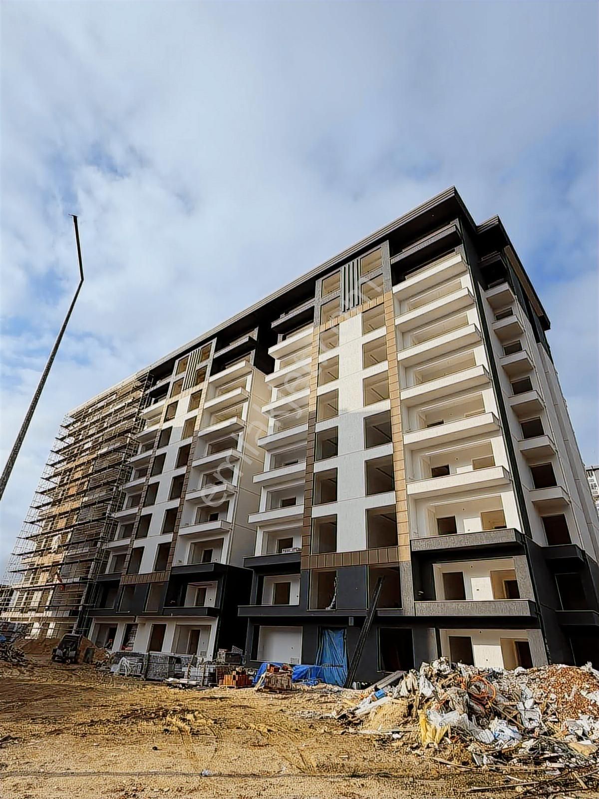 Akram'dan Kızılcıklı'da Taşeron'dan Satılık 2+1 Fırsat Daire