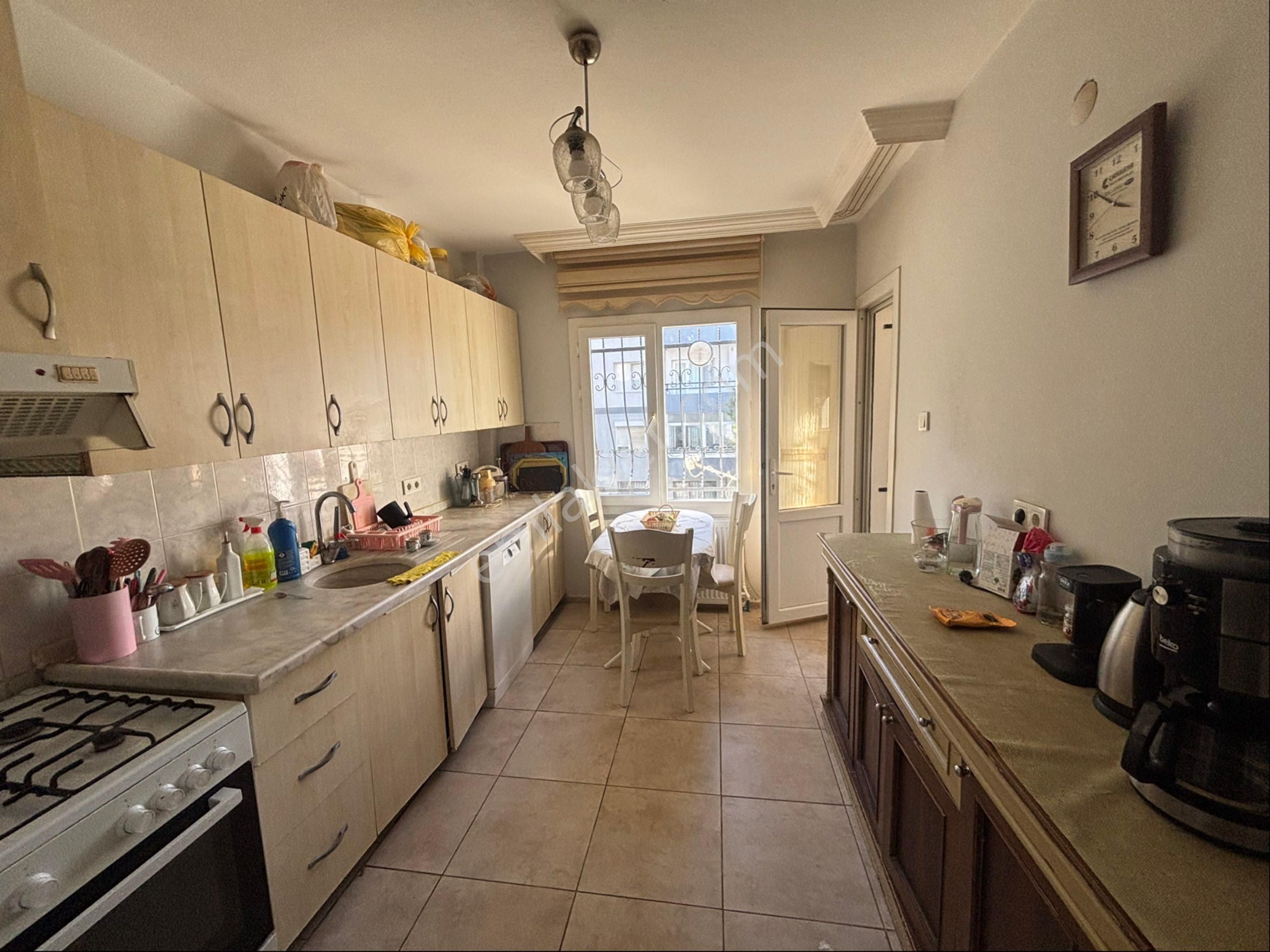 Kuşadası Ege Mahallesi Satılık 3+1 Ferah Daire - Görsel 13