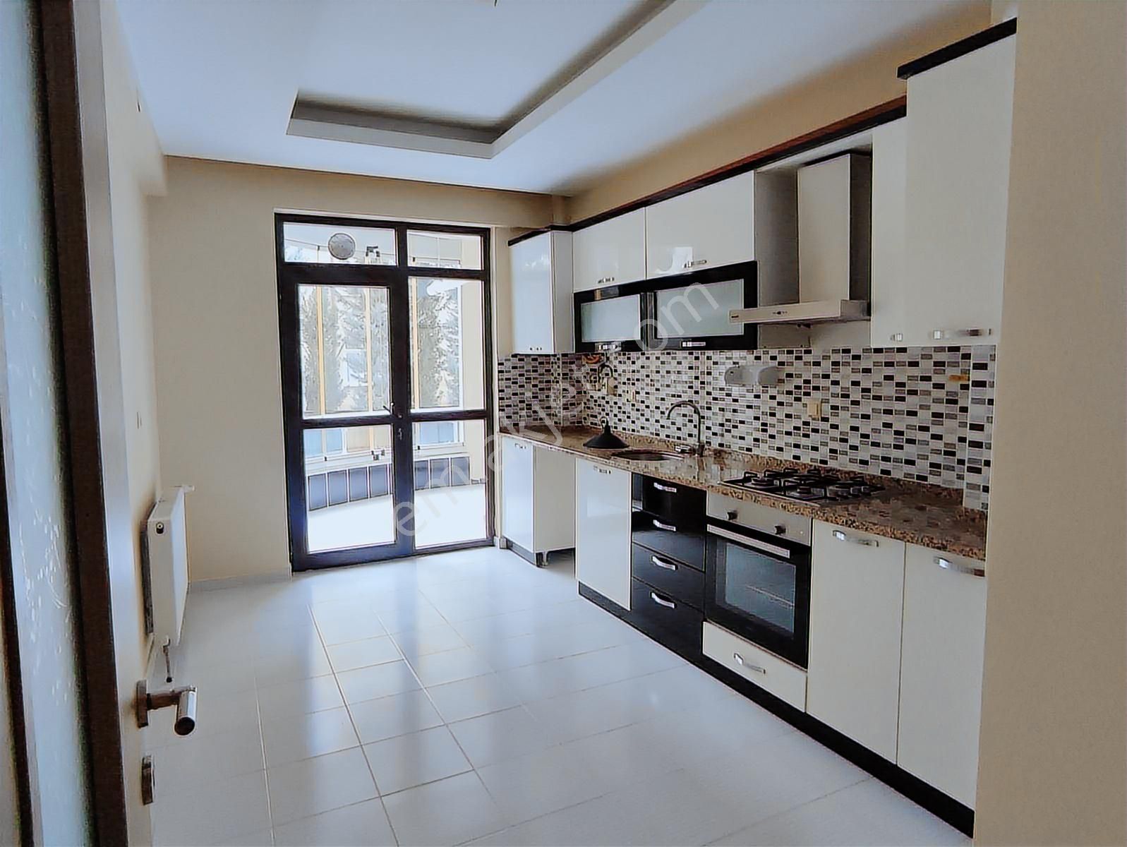 Şefikcan'da 3+1 Y. Giriş Geniş Site İçi Kiralık Daire - Görsel 3