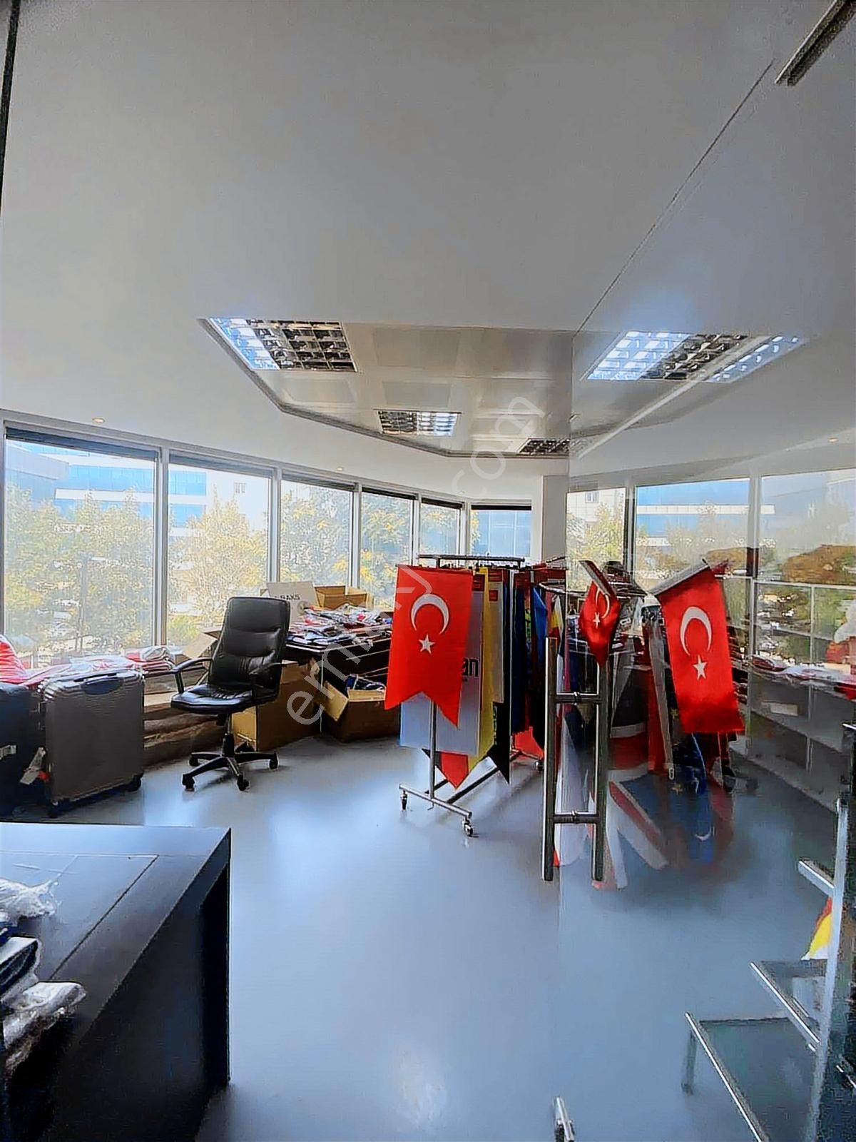 E5 Ve Metrobüse 100m Mesafedeki İş Merkezinde 240m2 Ofis Katı - Görsel 2