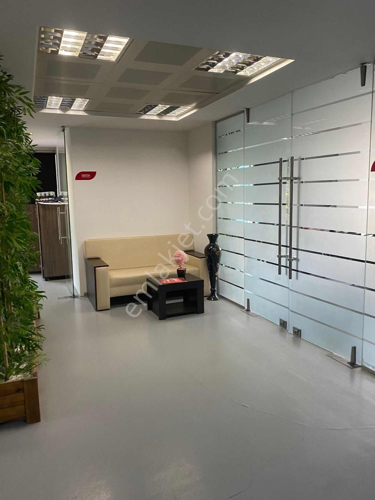 E5 Ve Metrobüse 100m Mesafedeki İş Merkezinde 240m2 Ofis Katı - Görsel 5