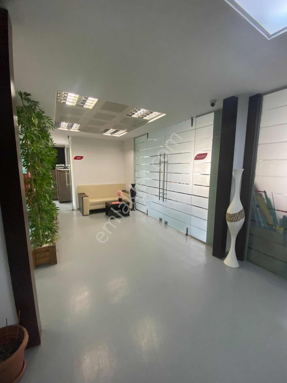 E5 Ve Metrobüse 100m Mesafedeki İş Merkezinde 240m2 Ofis Katı - Görsel 7