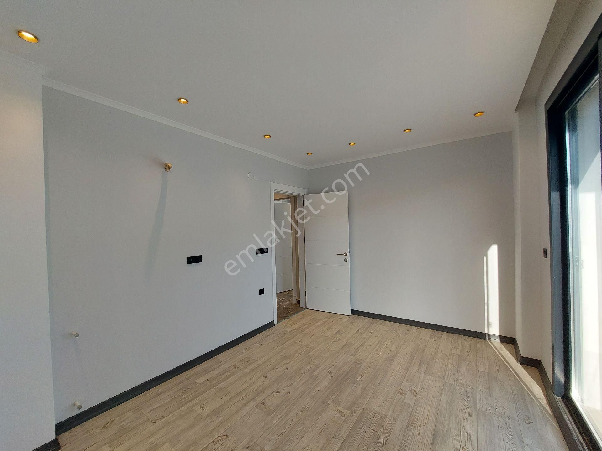 Muhteşem 4+1 Villa Havuzlu Otoparklı Ebeveyn Banyolu Alt Katta Oda - Görsel 18