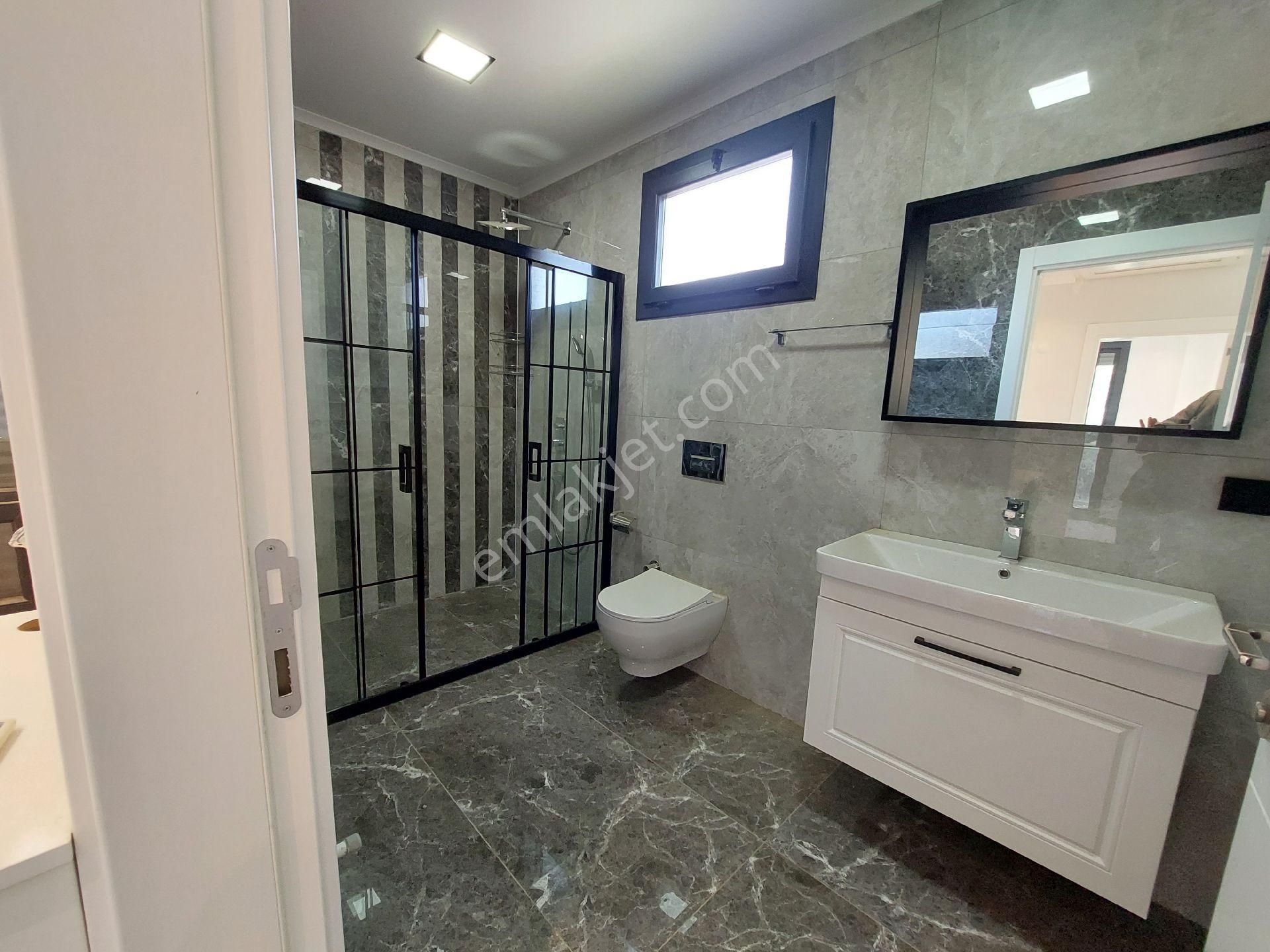 Muhteşem 4+1 Villa Havuzlu Otoparklı Ebeveyn Banyolu Alt Katta Oda - Görsel 29