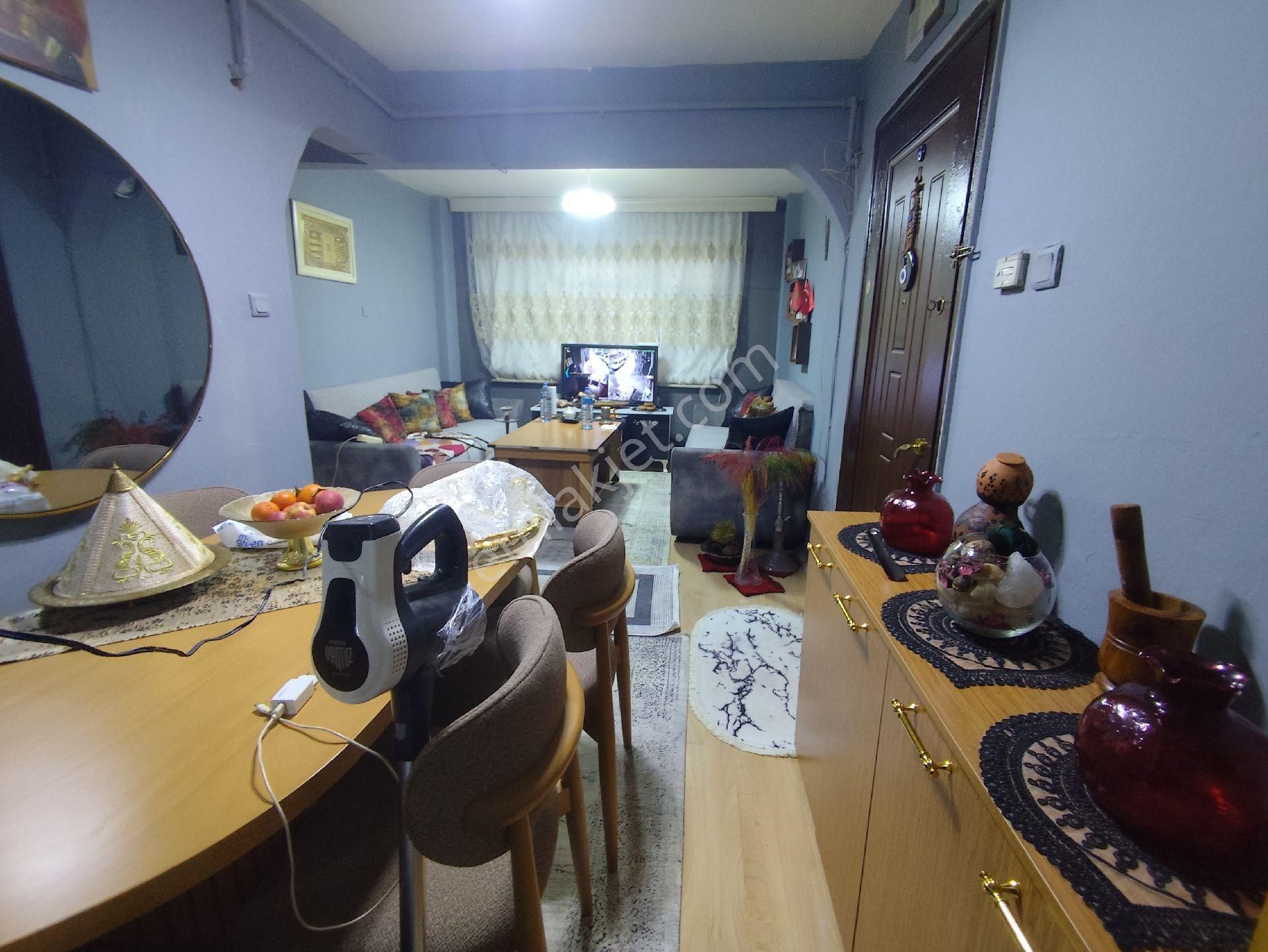 Kocamustafapaşa Sümbülefendi Mah Satılık1+1 Geniş Daire