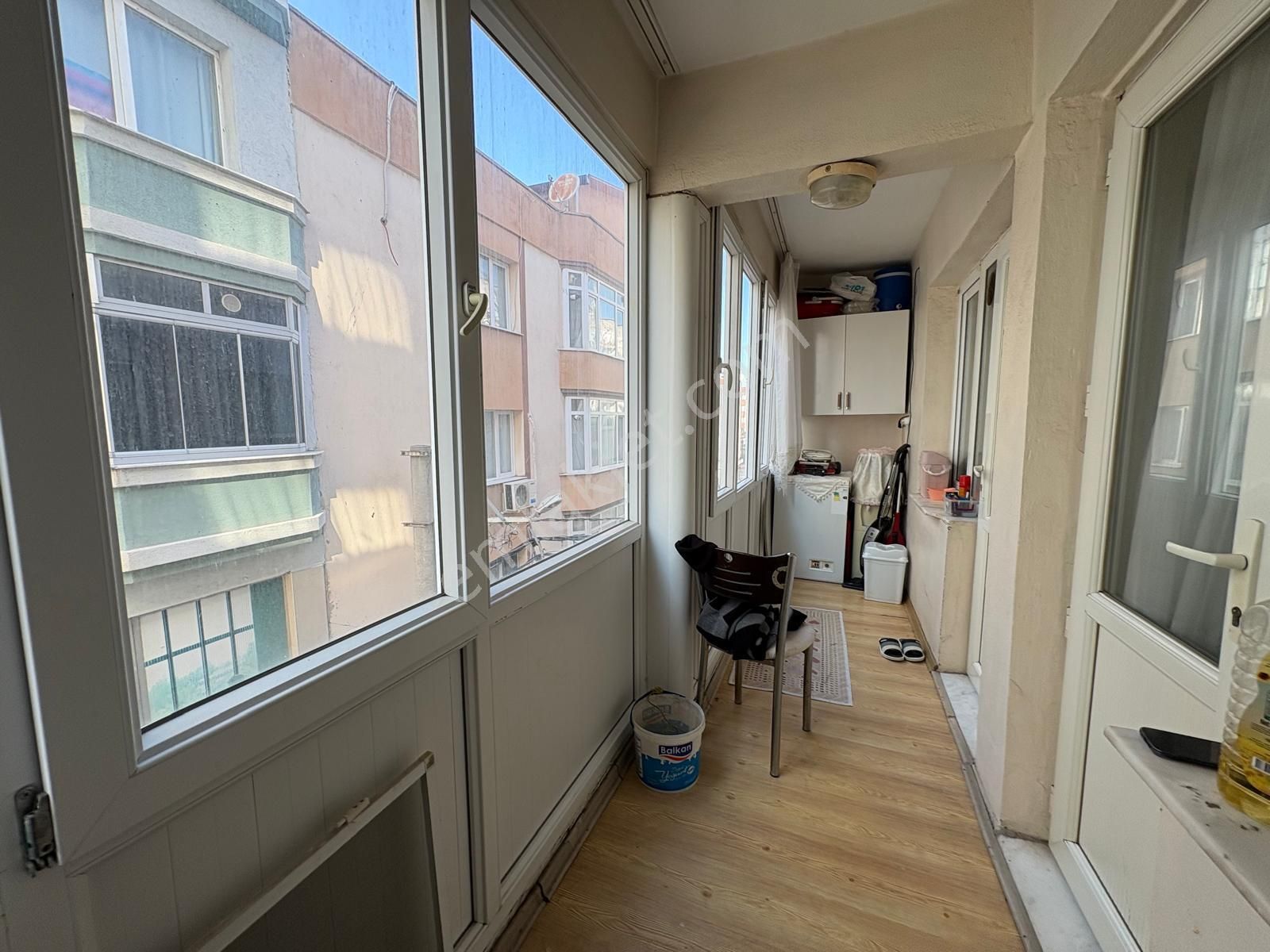 Kazımdirik Mahallesinde 3+1 Kapalı Mutfak Yenilenmiş Daire - Görsel 26