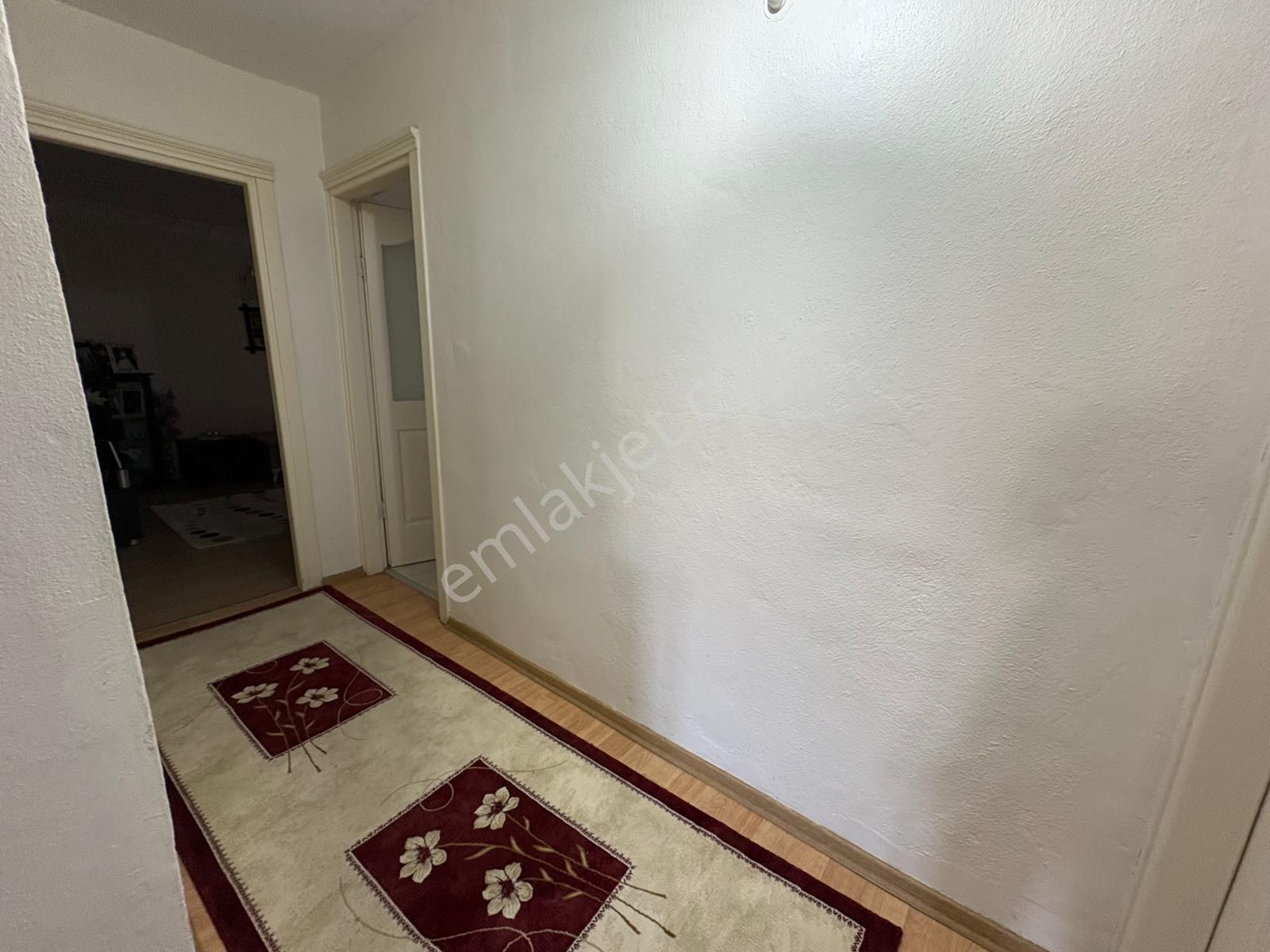 Kazımdirik Mahallesinde 3+1 Kapalı Mutfak Yenilenmiş Daire - Görsel 22