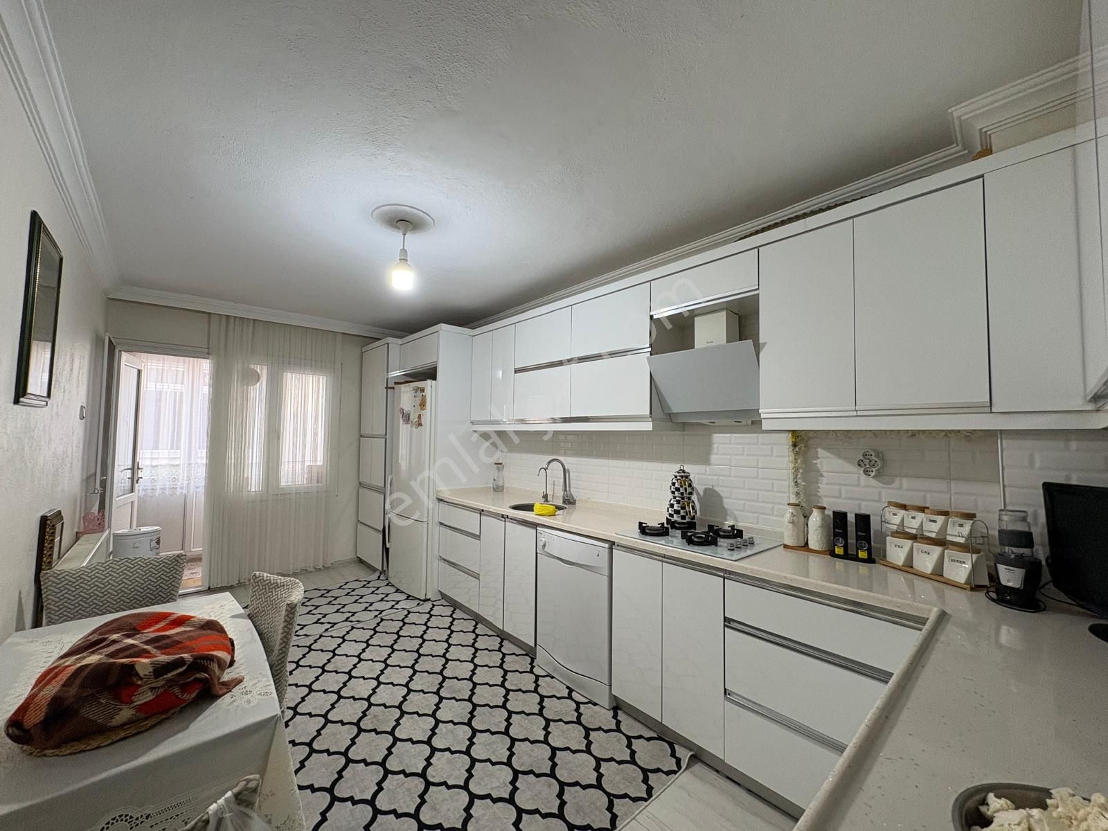 Kazımdirik Mahallesinde 3+1 Kapalı Mutfak Yenilenmiş Daire - Görsel 17