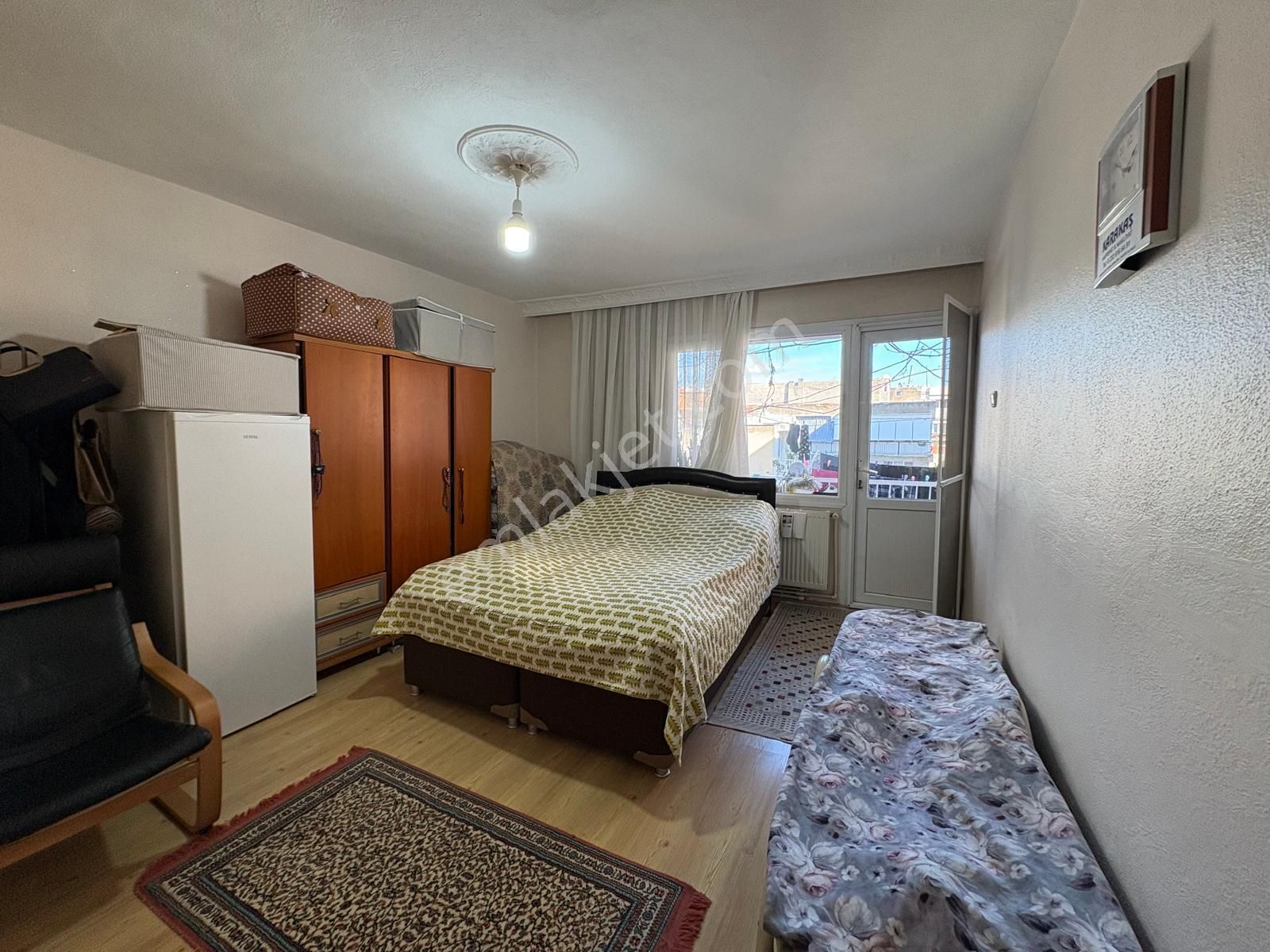 Kazımdirik Mahallesinde 3+1 Kapalı Mutfak Yenilenmiş Daire - Görsel 4