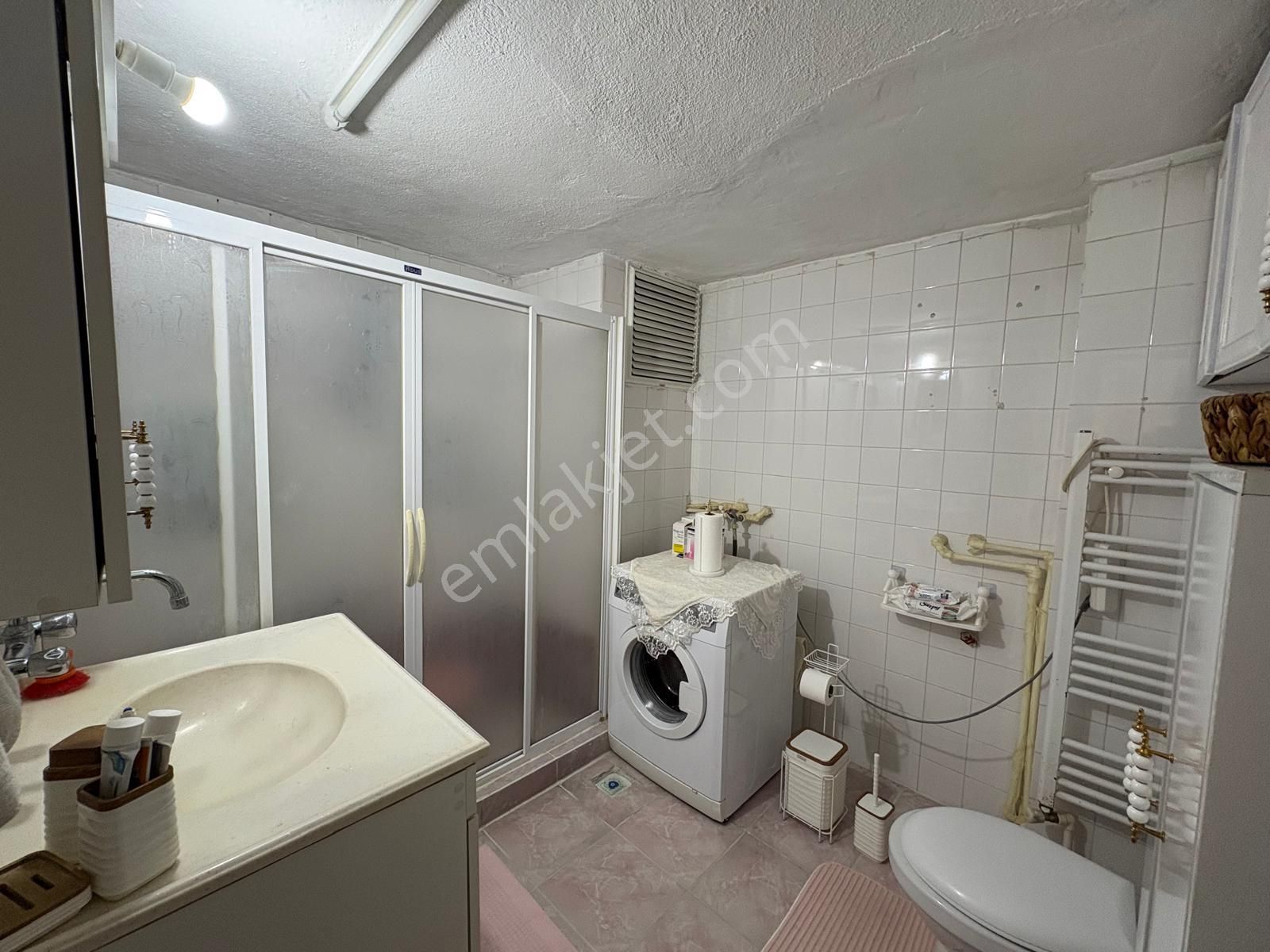 Kazımdirik Mahallesinde 3+1 Kapalı Mutfak Yenilenmiş Daire - Görsel 24