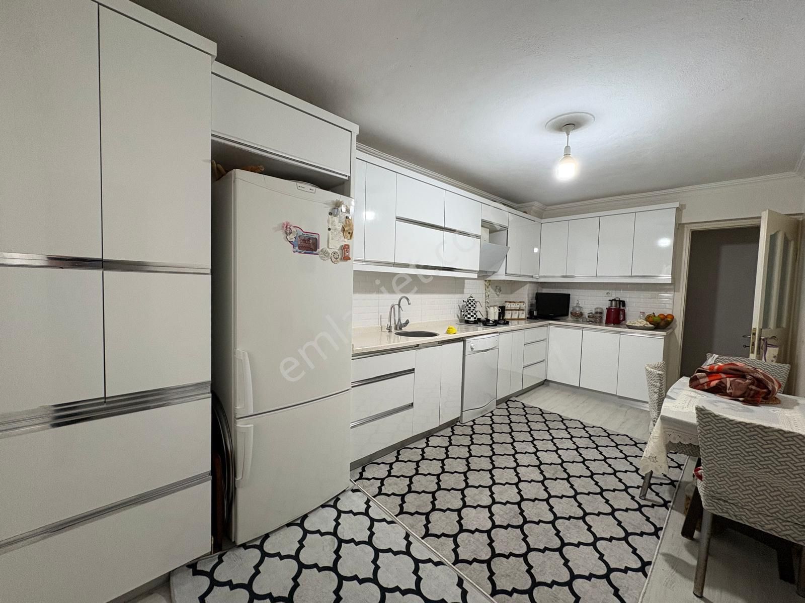 Kazımdirik Mahallesinde 3+1 Kapalı Mutfak Yenilenmiş Daire - Görsel 15