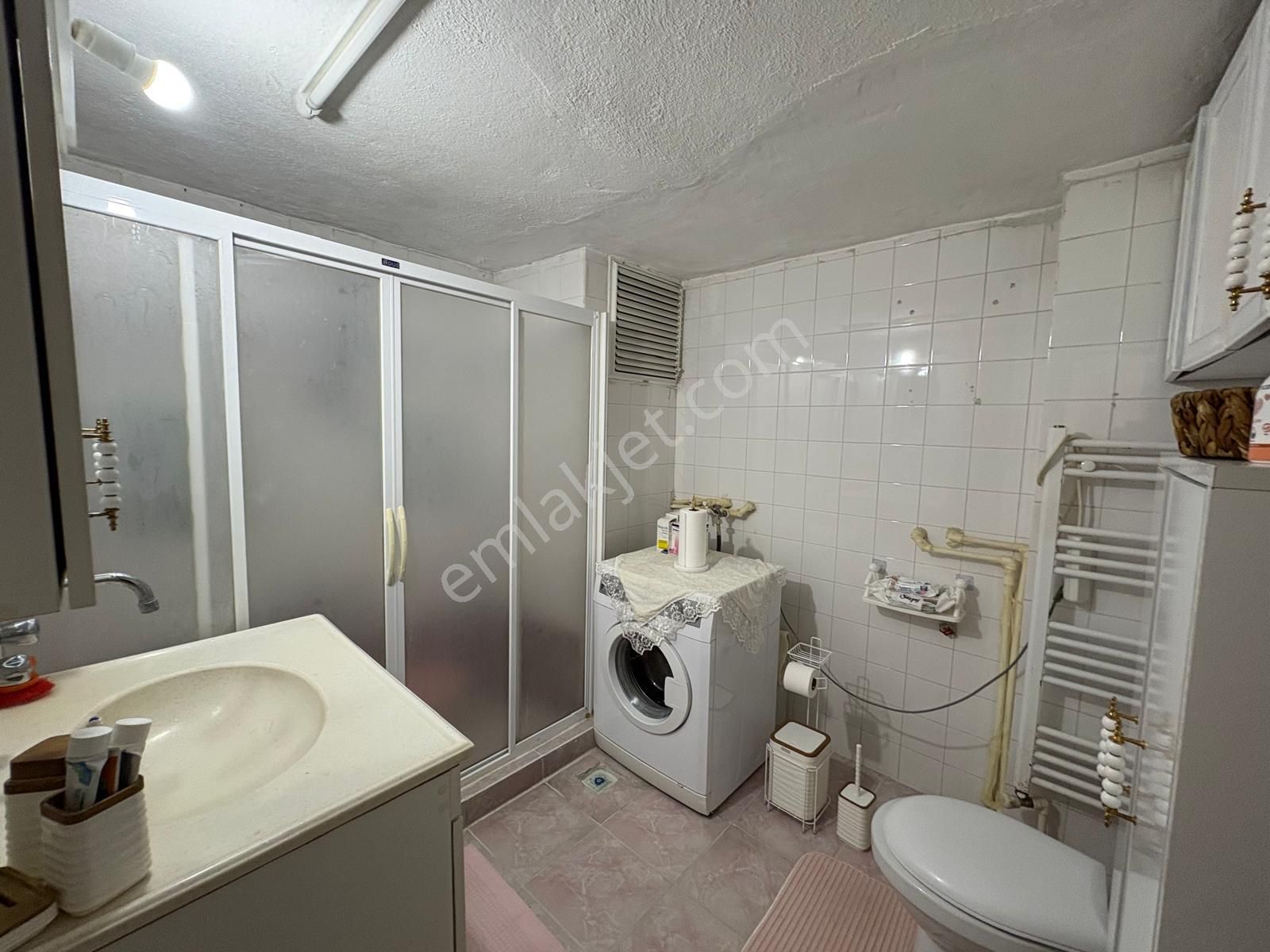 Kazımdirik Mahallesinde 3+1 Kapalı Mutfak Yenilenmiş Daire - Görsel 25