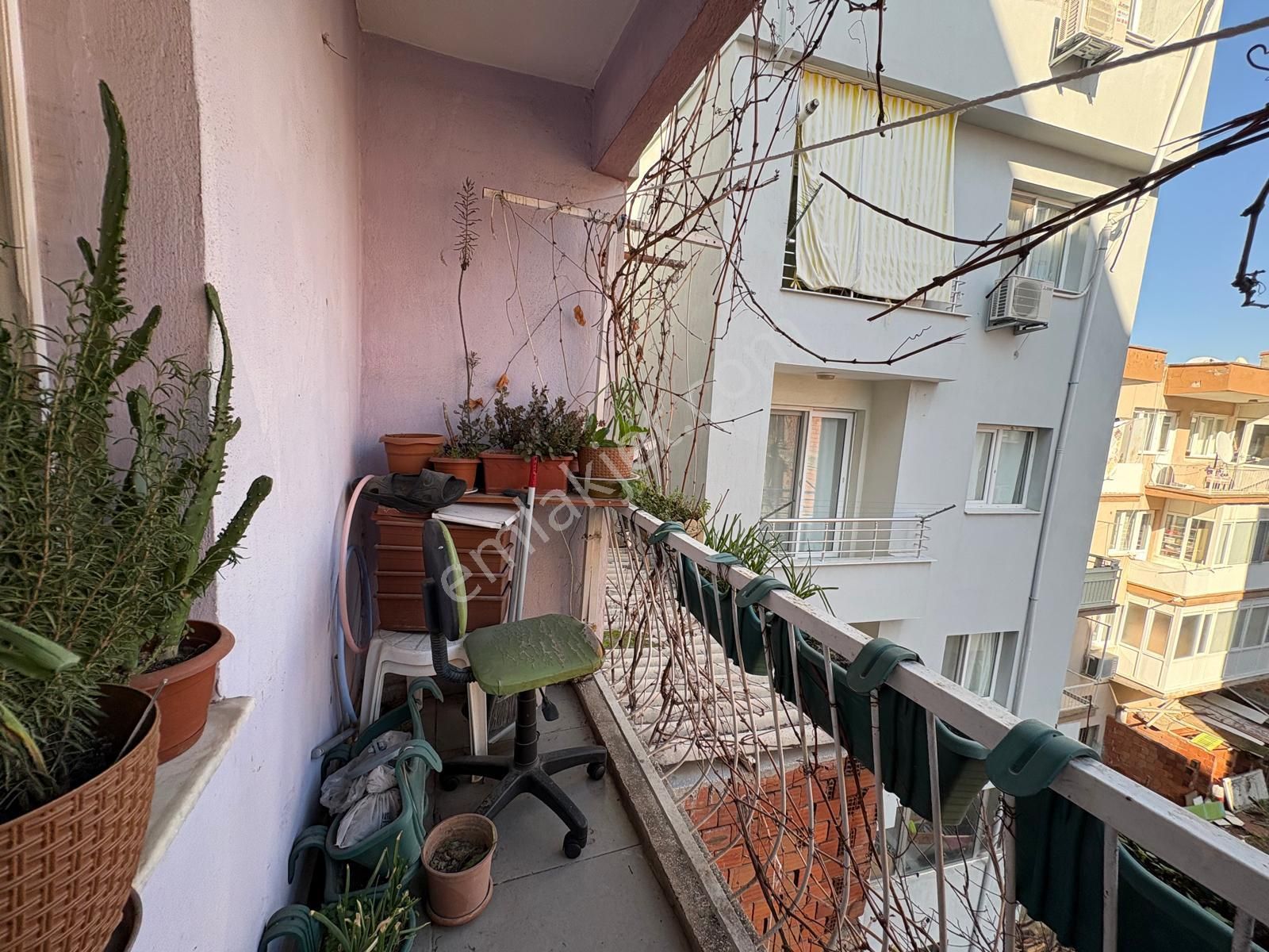 Kazımdirik Mahallesinde 3+1 Kapalı Mutfak Yenilenmiş Daire - Görsel 29