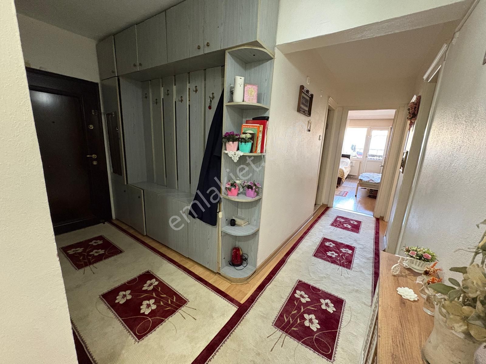 Kazımdirik Mahallesinde 3+1 Kapalı Mutfak Yenilenmiş Daire - Görsel 23