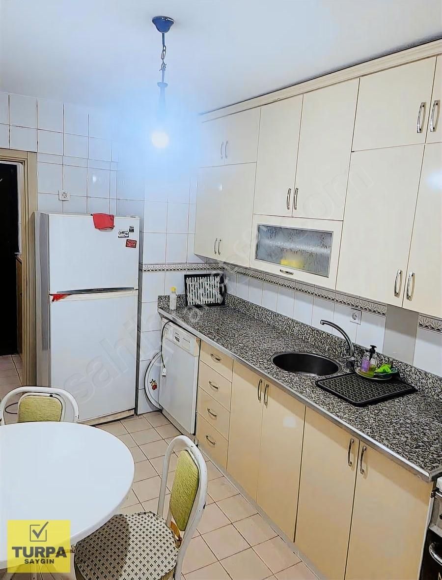 Turpa Saygın'dan Eşrefpaşa Cadde Ve İzmirpark 2 Dk Ara Kat 3+1