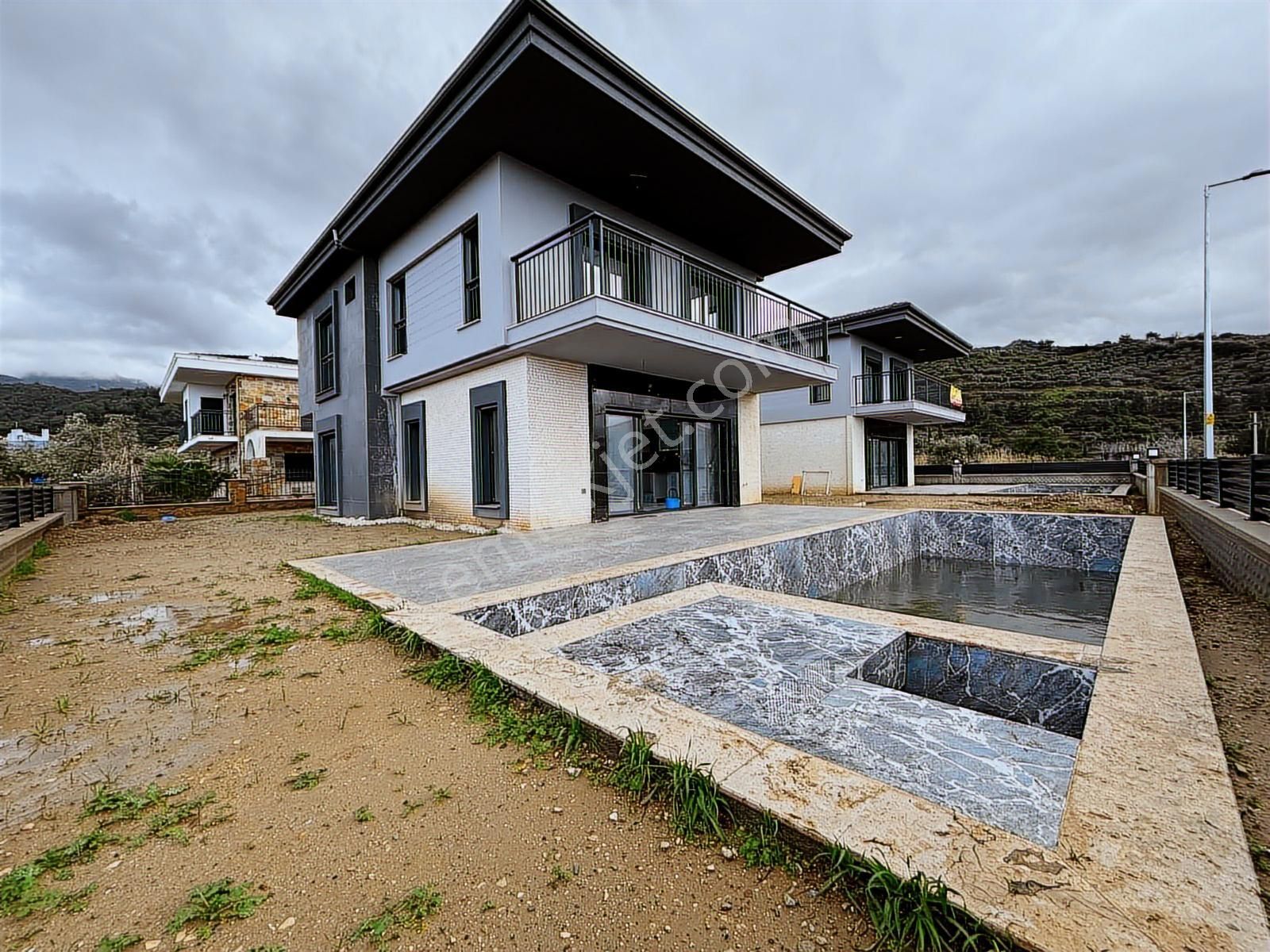 321m² Arsa İçinde Girişte Yatak Odası Olan Fırsaat Fiyatta Villa - Görsel 8