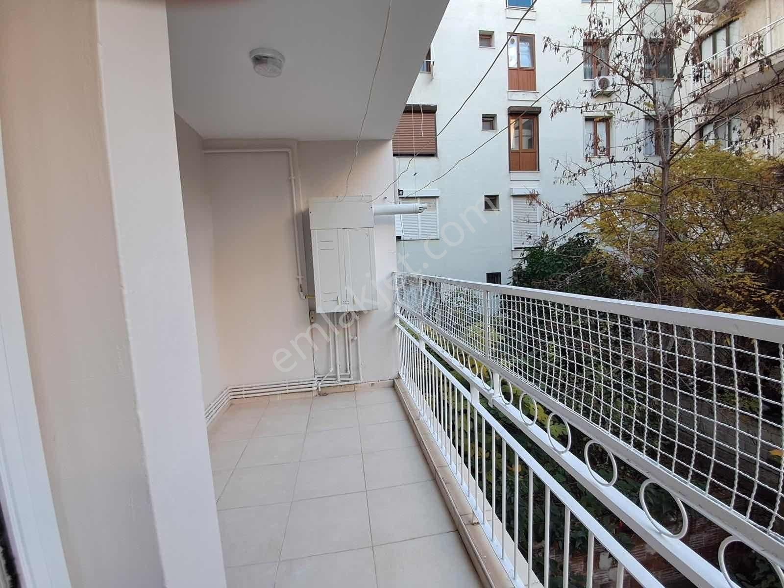 Karşıyaka Alaybeyde 3+1 Arakat Doğalgazlı Daire - Görsel 8