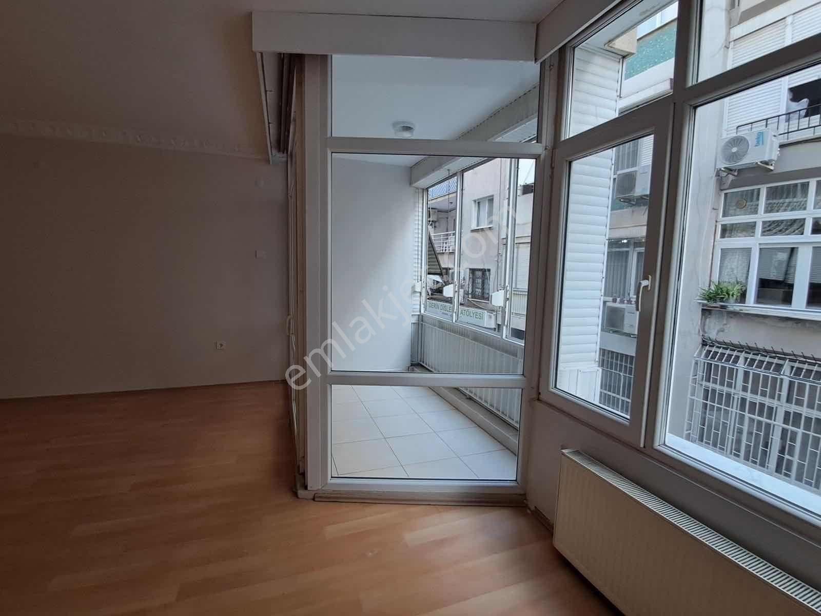 Karşıyaka Alaybeyde 3+1 Arakat Doğalgazlı Daire - Görsel 2
