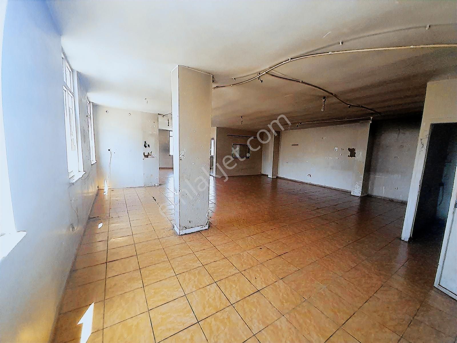 Nato Yolu Caddesinde Kiralık 400m2 2 Adet Bağımsız Dükkan - Görsel 11